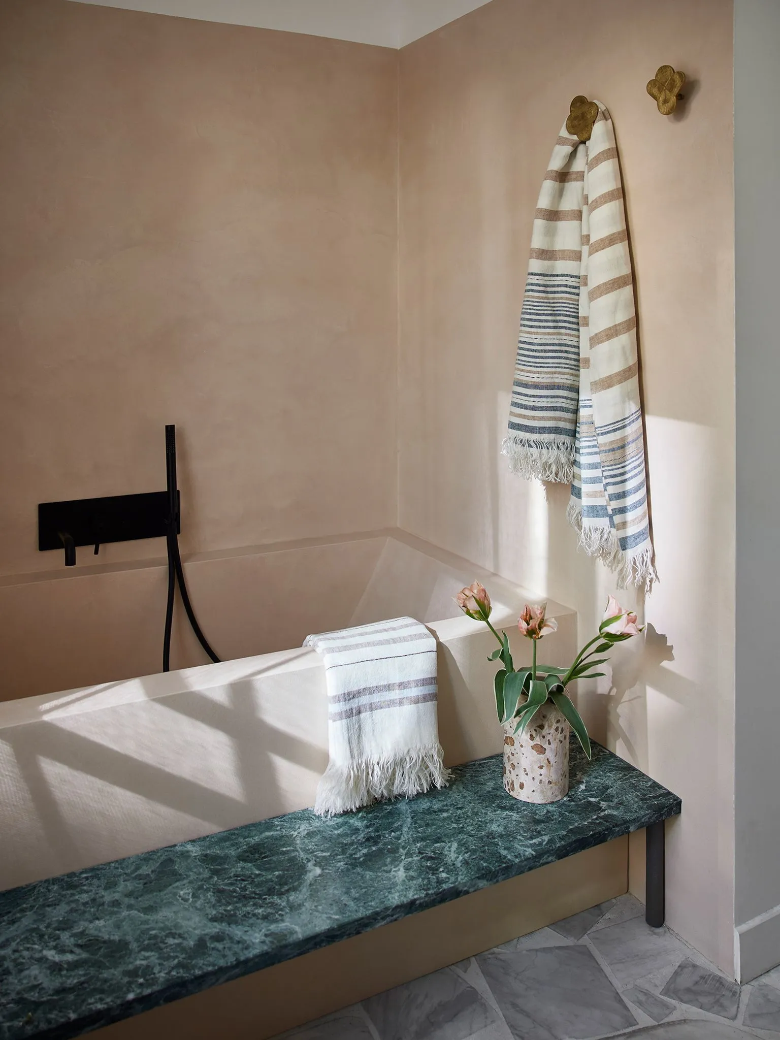 salle de bain marbre vert