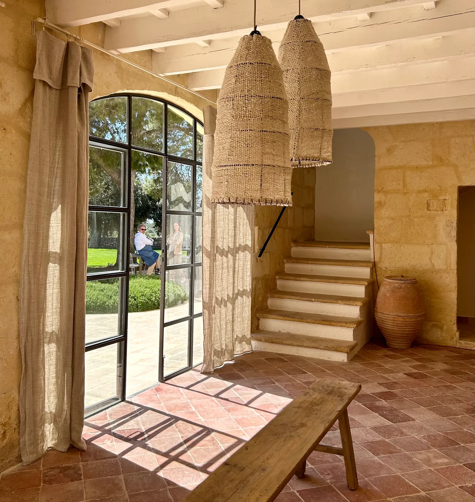 entrée sol terre cuite ancienne ferme rénovée entrée sol terre cuite ancienne ferme rénovée