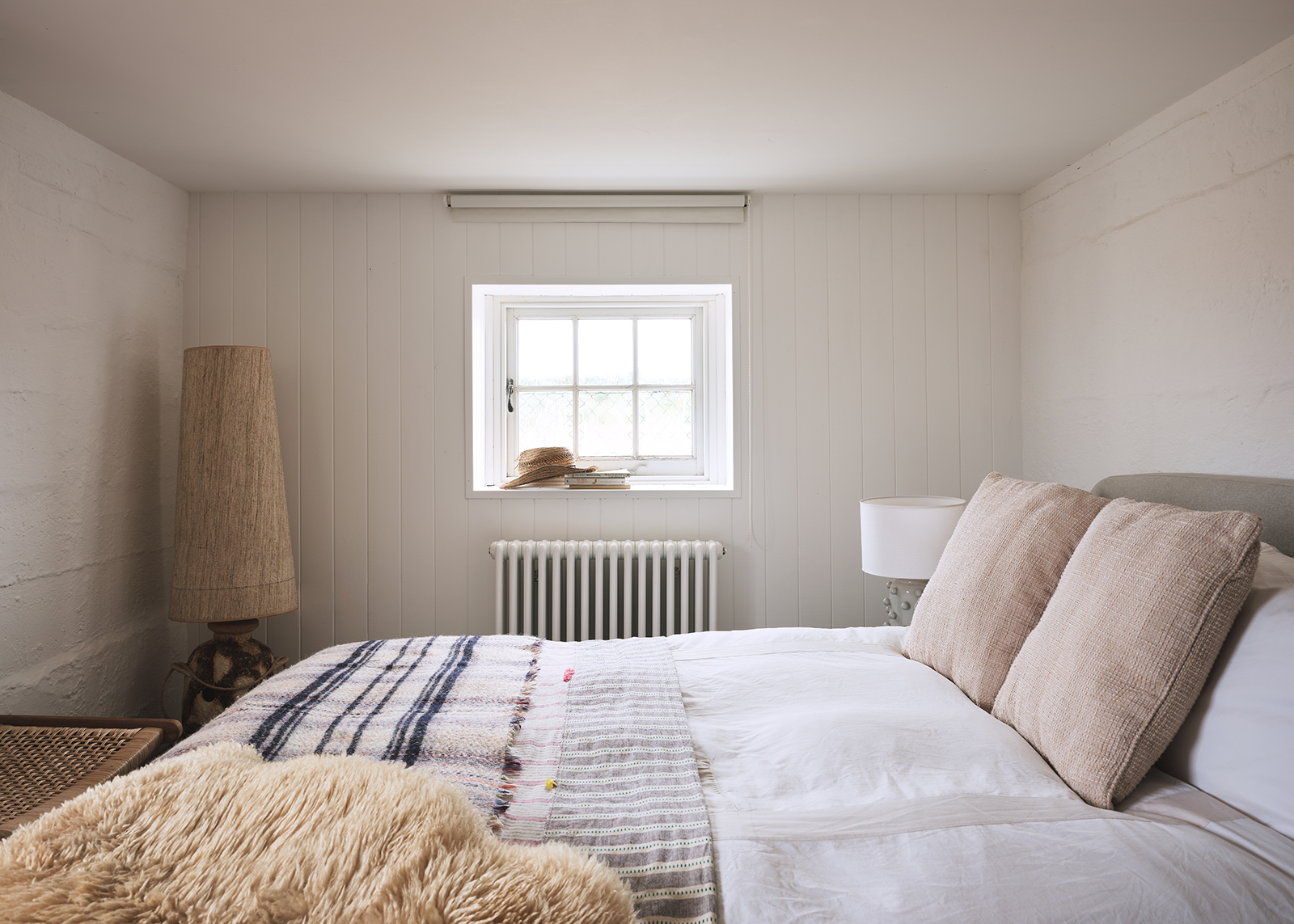 chambre murs lambris bois blanc maison de plage anglaise chambre murs lambris bois blanc maison de plage anglaise