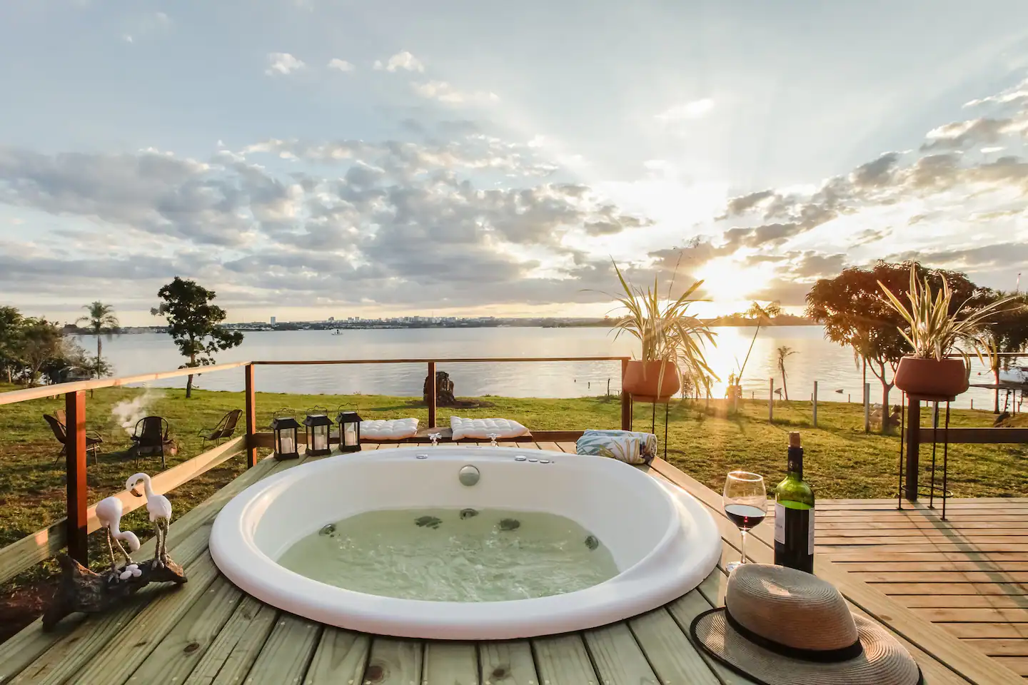 terrasse avec jacuzzi