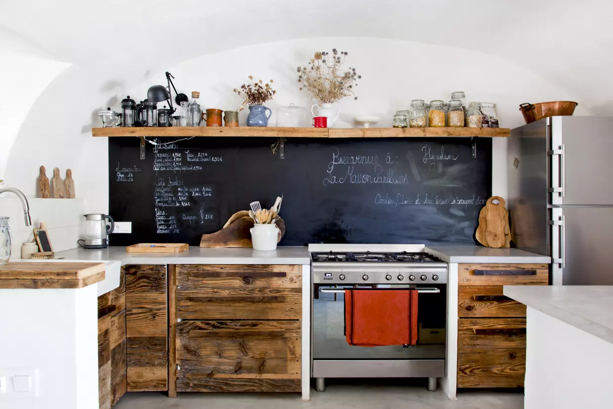 cuisine en bois relooking carrelage crédence