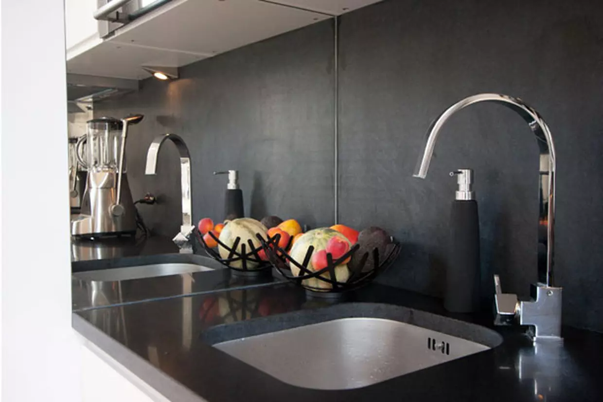 cuisine crédence carrelage anthracite grand format