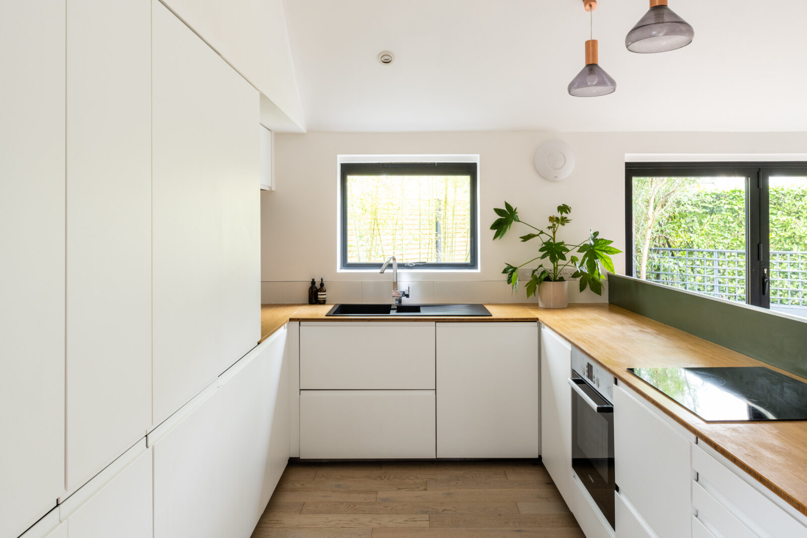 cuisine design blanche et bois