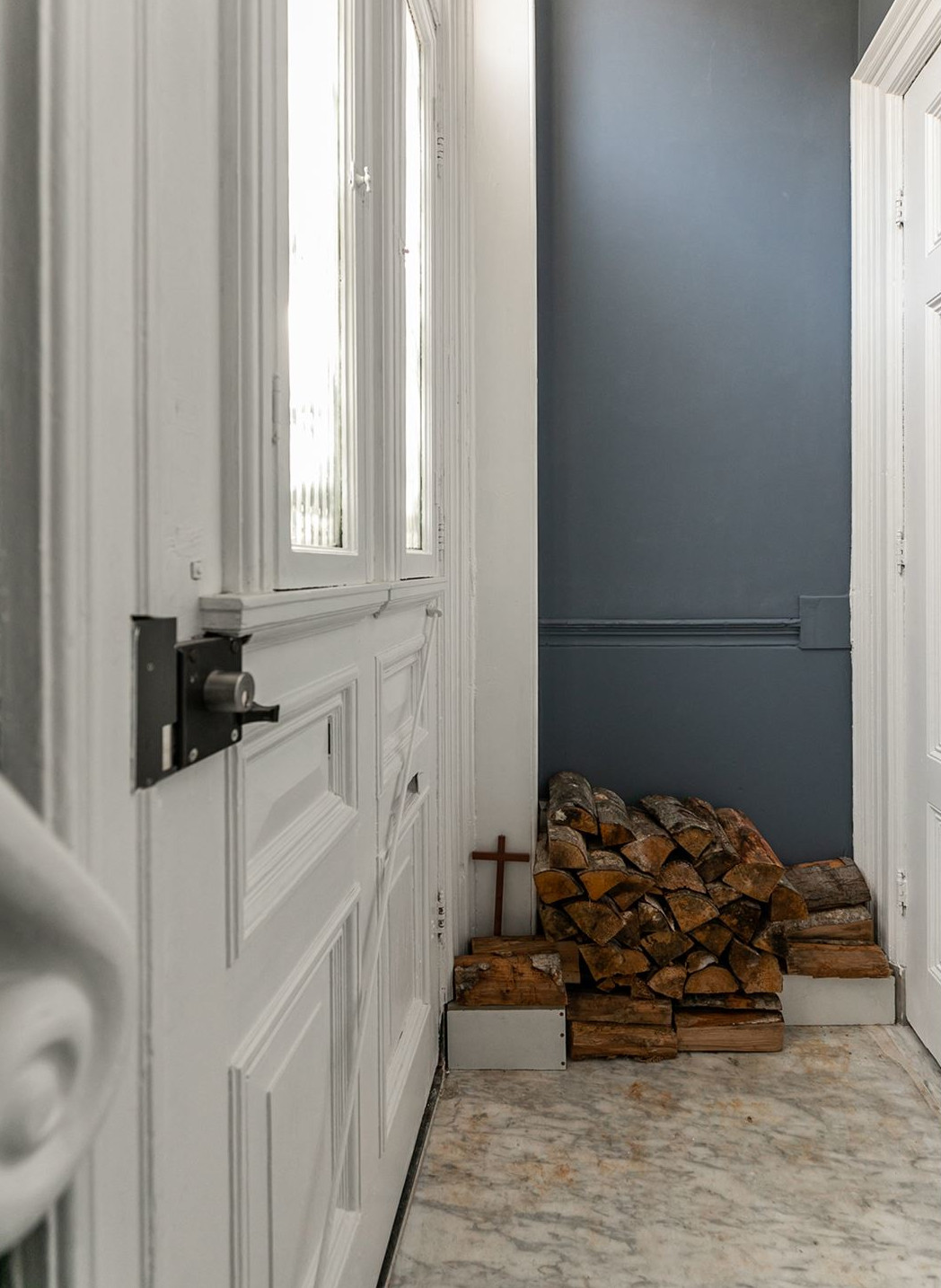 entrée avec porte moulurée vitrée entrée avec porte moulurée vitrée