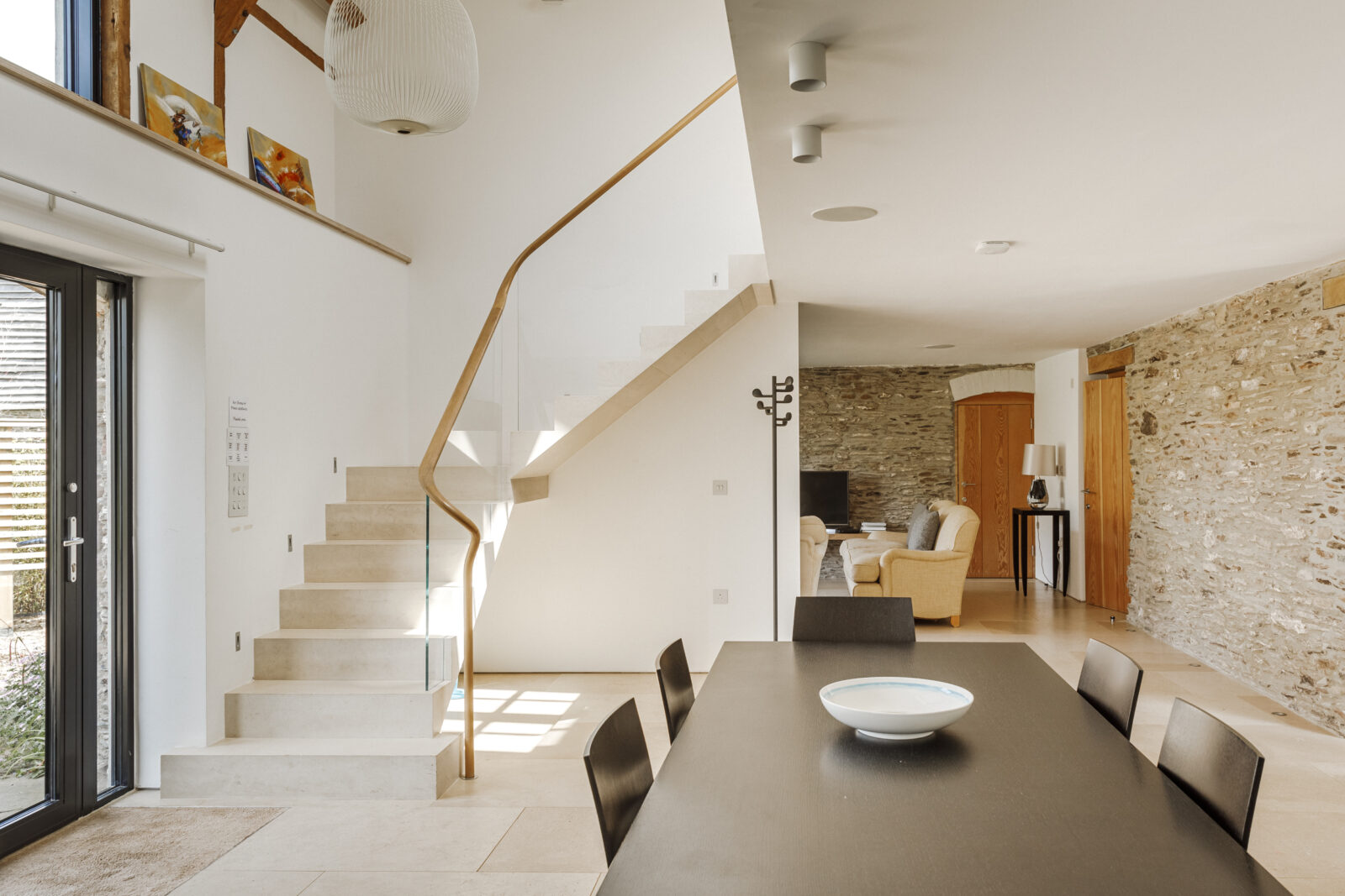 salle à manger mur en pierres