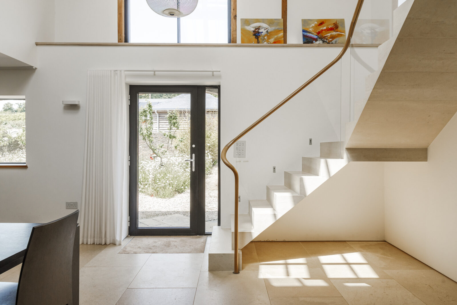 escalier grange rénovée décoration design