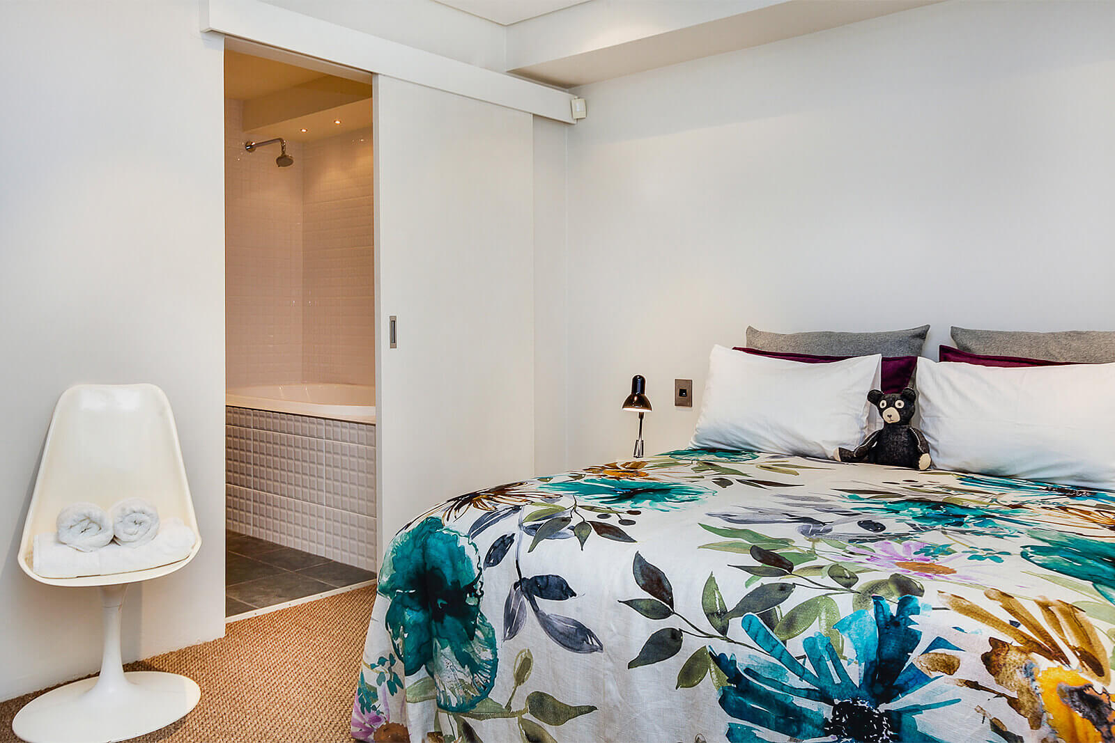chambre avec salle de bain 