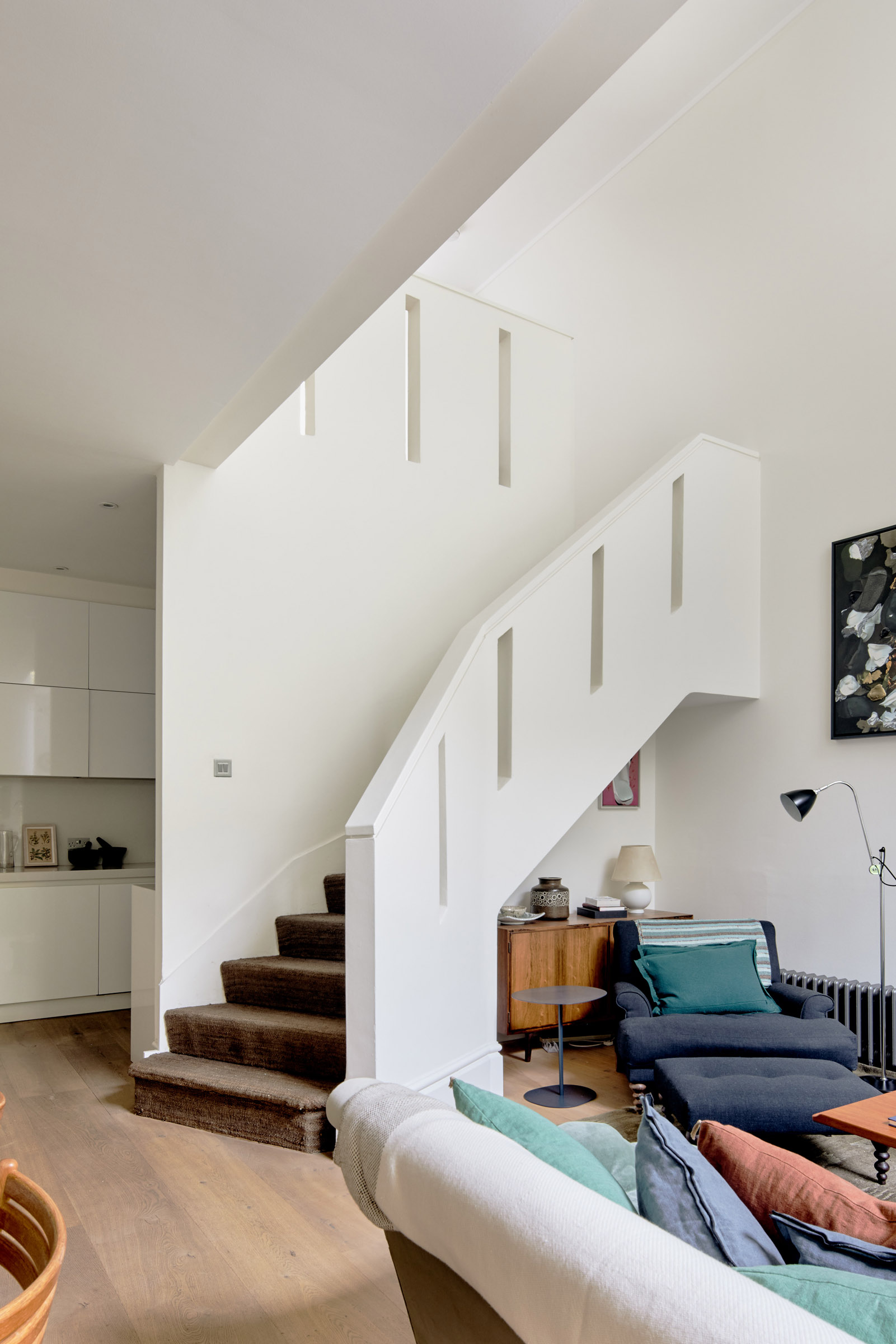 salon loft avec escalier