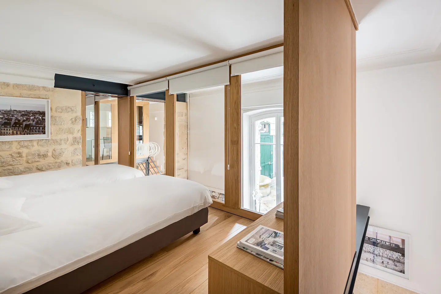 chambre sur mezzanine vitrée loft Paris