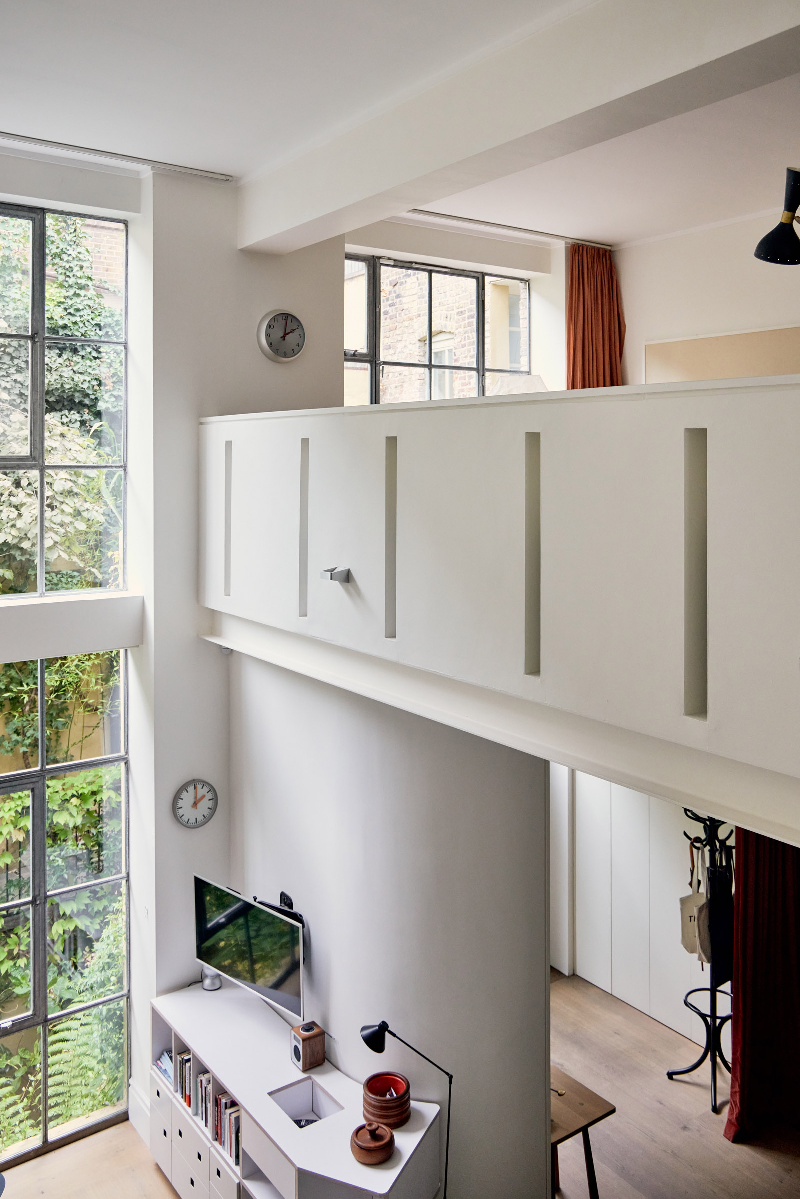 salon loft avec mezzanine