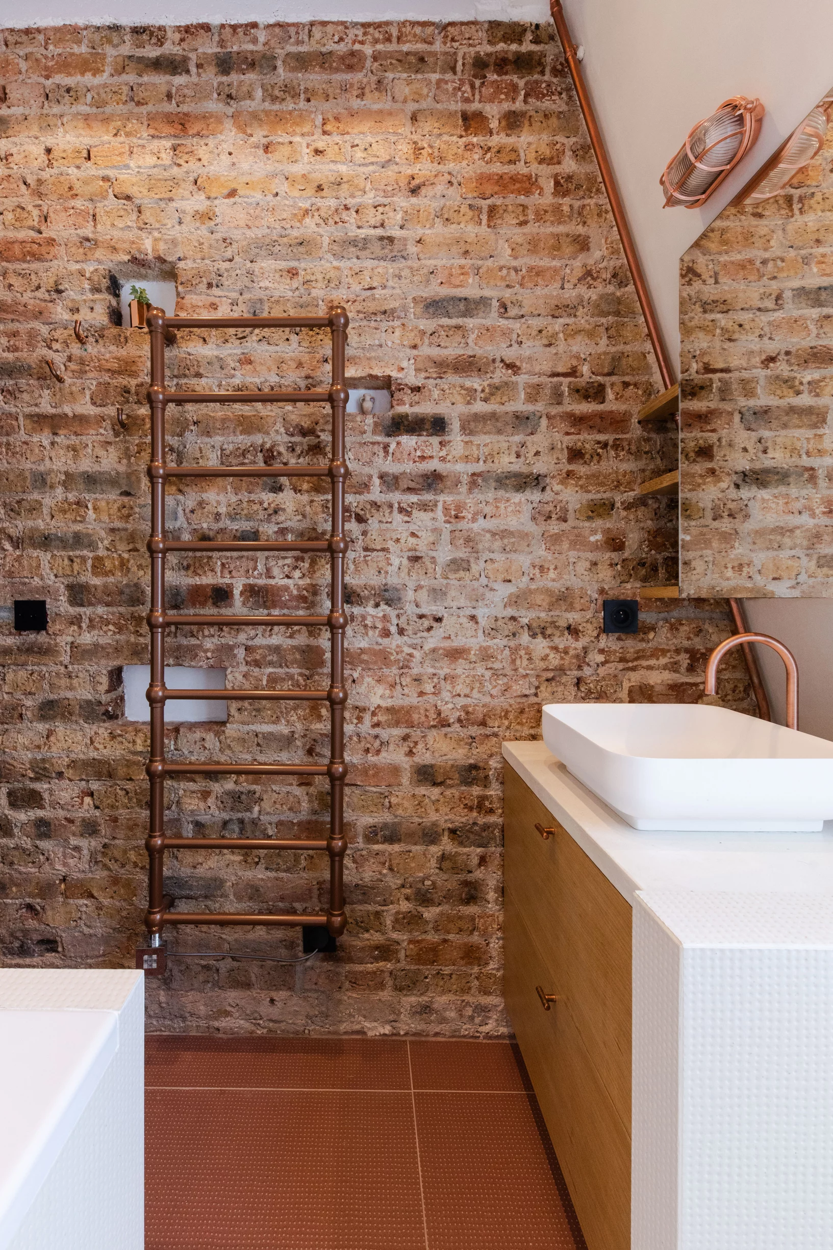 salle de bain mur de briques salle de bain mur de briques