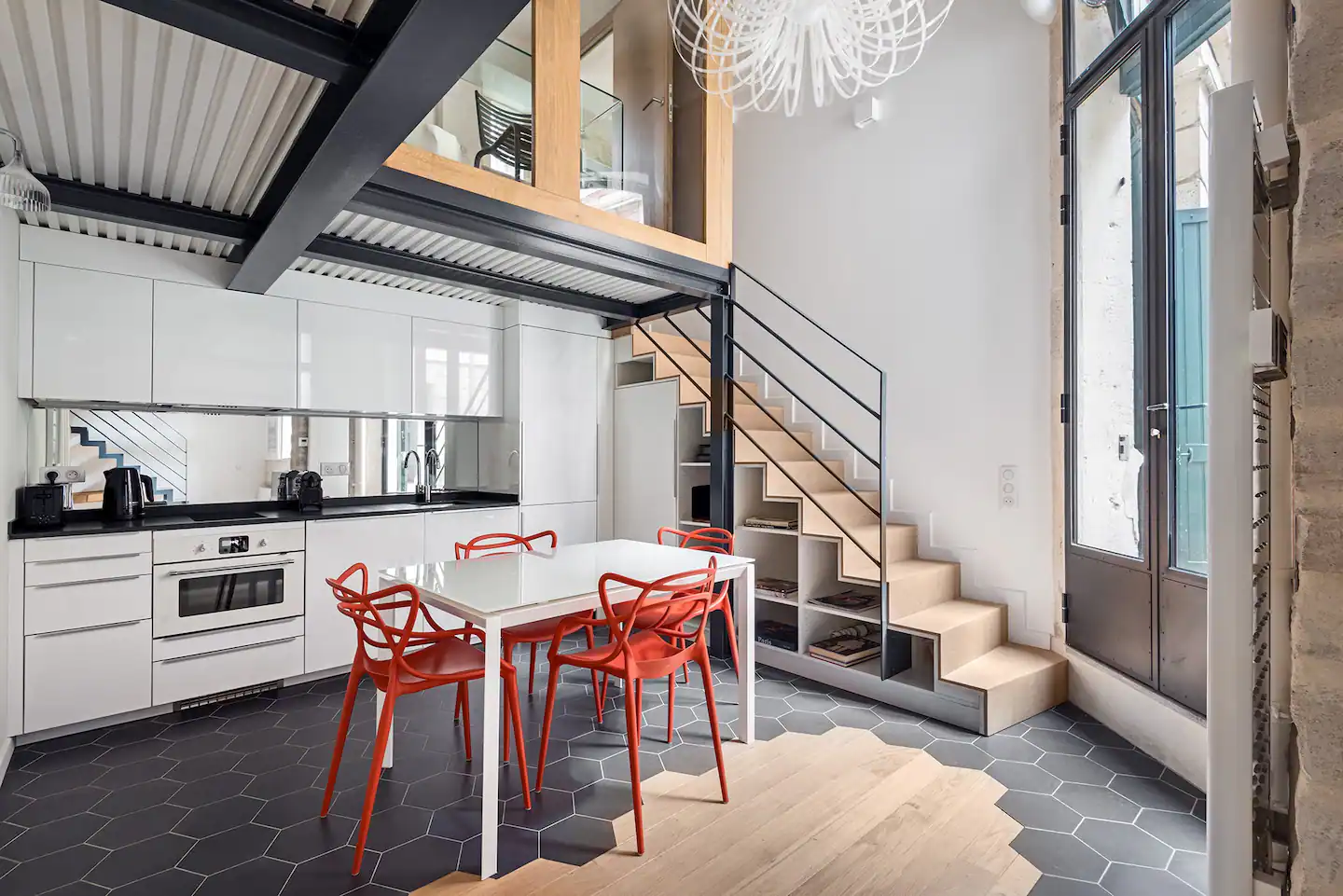 cuisine avec escalier loft Paris