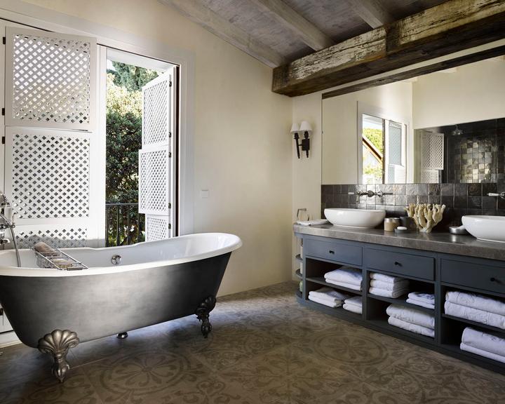 salle de bain vintage décoration méditerranéenne