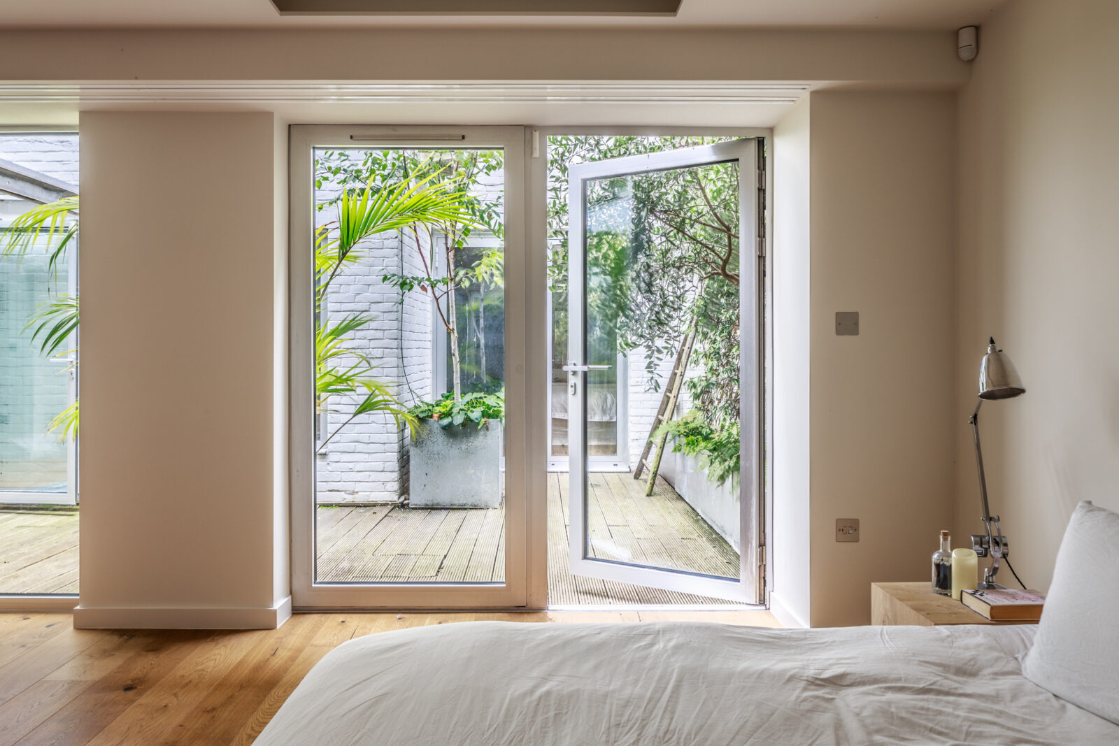 chambre avec terrasse maison en ville