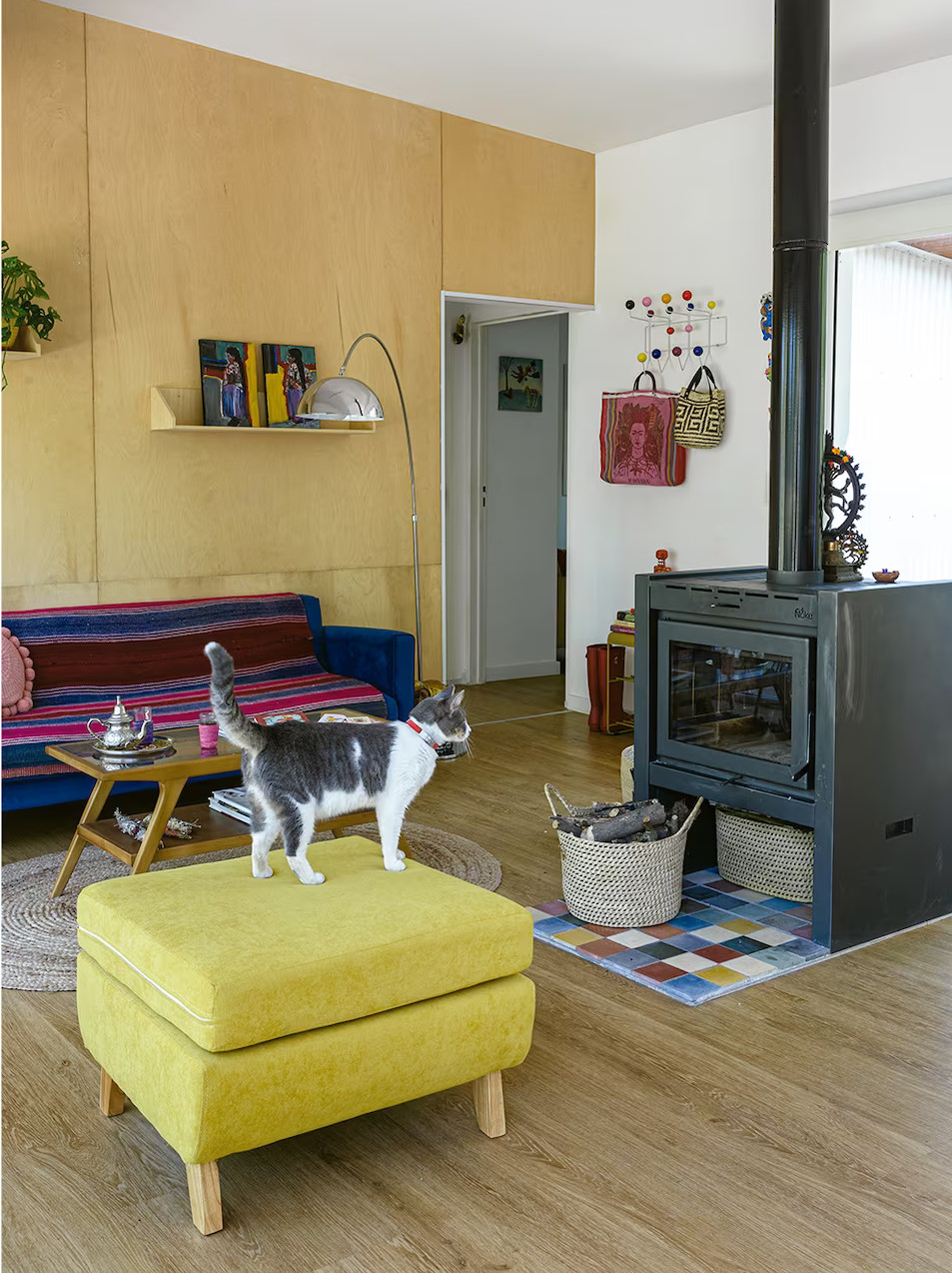 salon avec poêle maison contemporaine