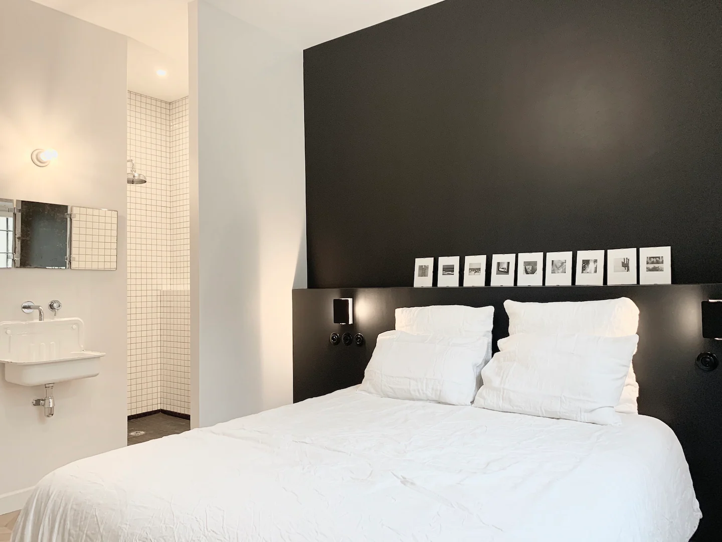 chambre design noire et blanche appartement haussmannien Paris chambre design noire et blanche appartement haussmannien Paris