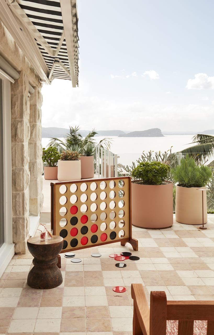 terrasse avec jeu de solitaire géant terrasse avec jeu de solitaire géant