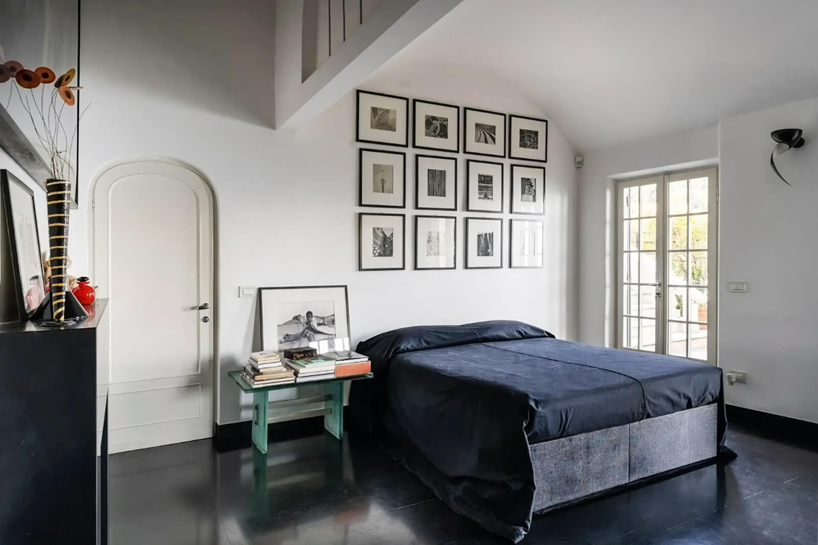 chambre noire et blanche décoration contemporaine