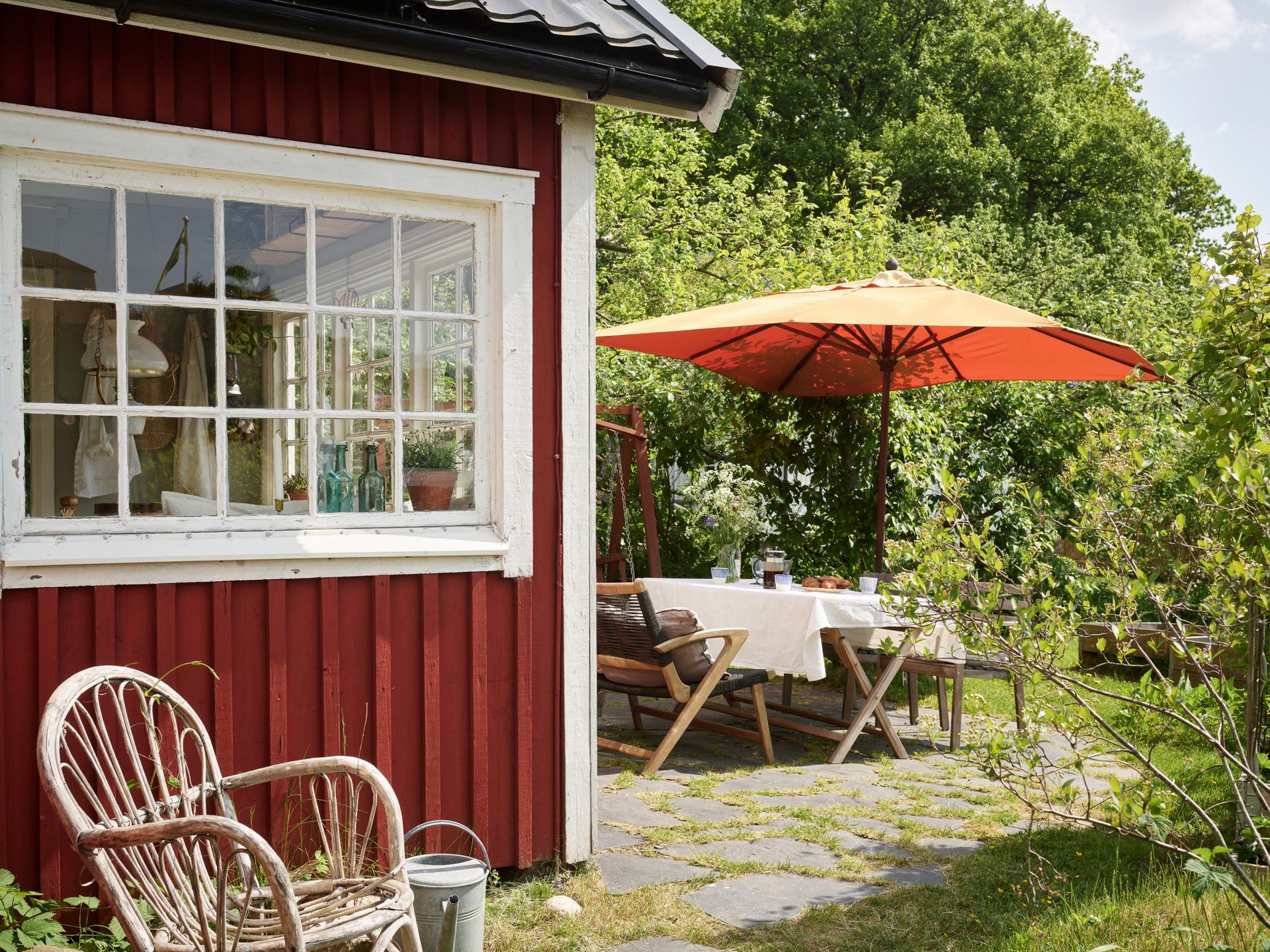 jardin maison en bois rouge jardin maison en bois rouge