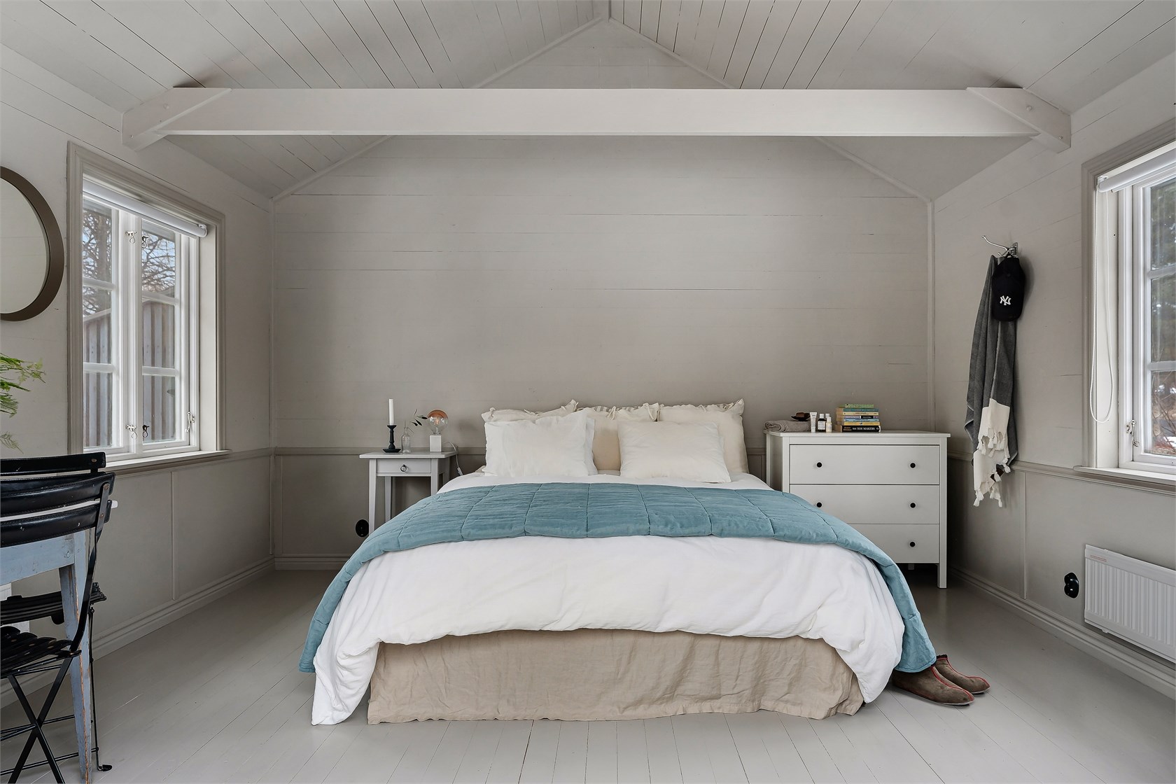 chambre mansardée maison en bois décoration scandinave