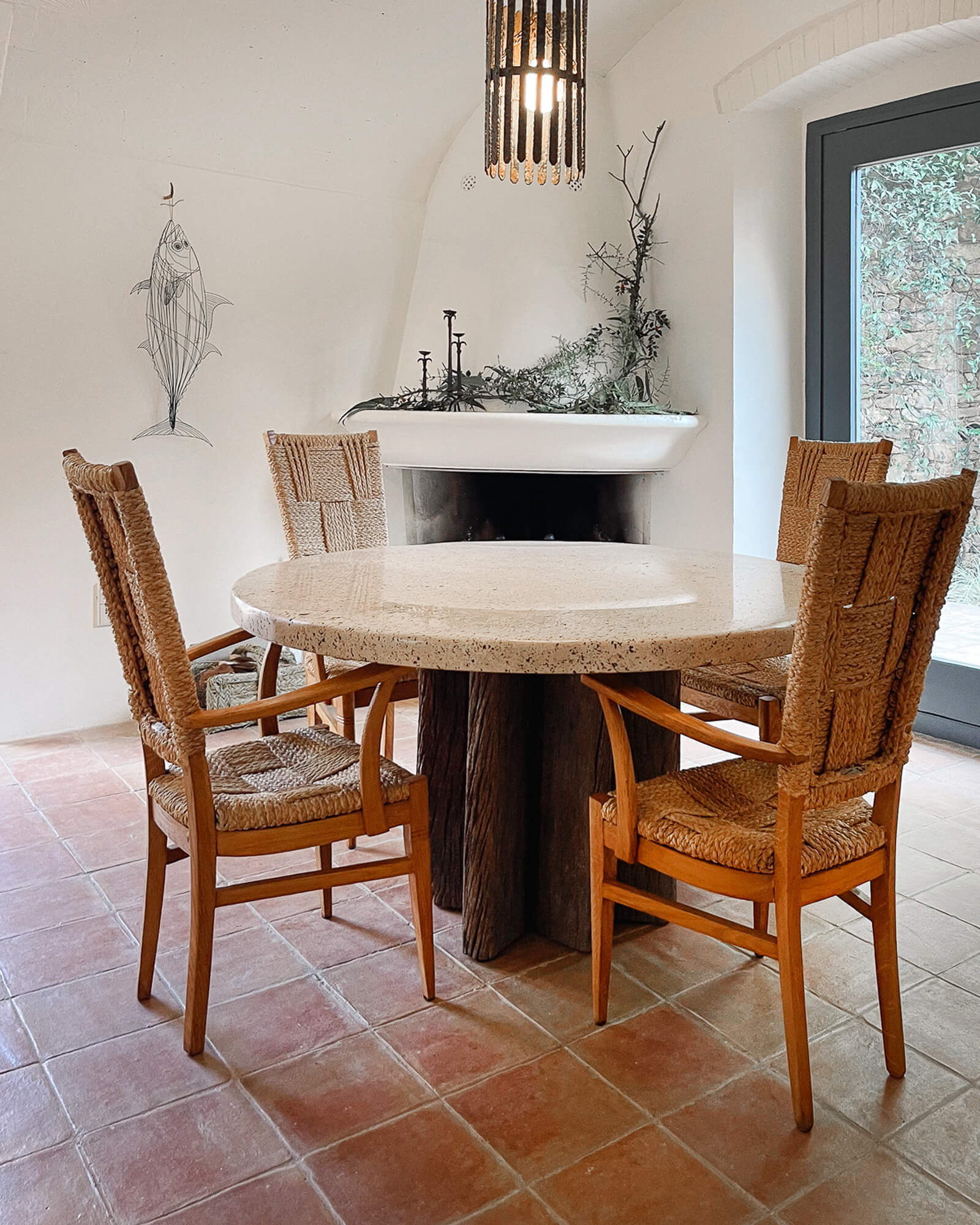 salle à manger maison en pierres