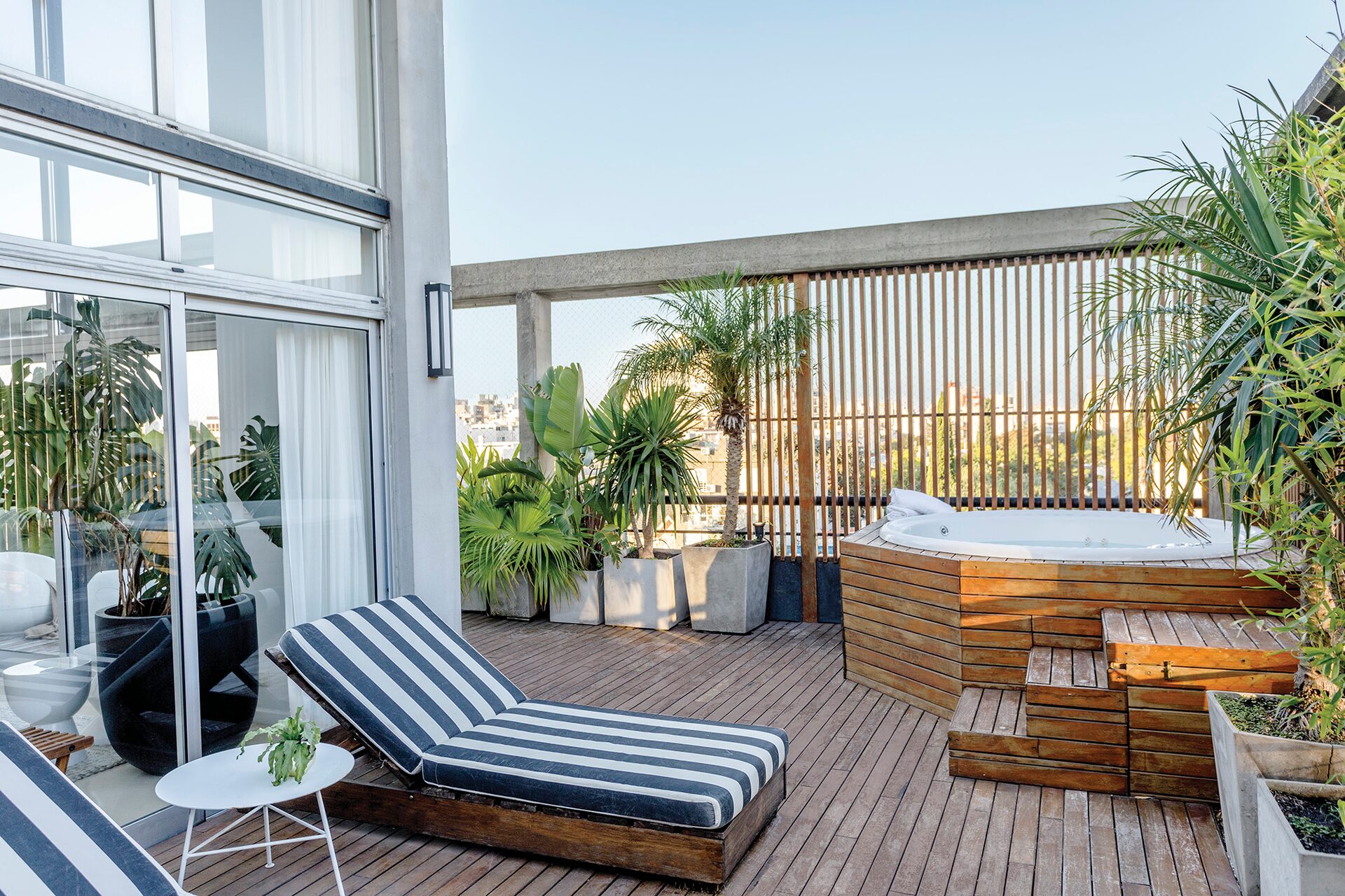 terrasse avec jacuzzi terrasse avec jacuzzi