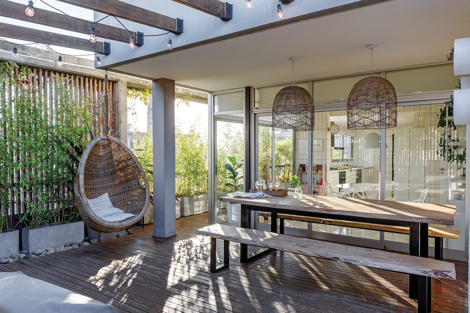terrasse bois appartement rénové design et lumineux terrasse bois appartement rénové design et lumineux