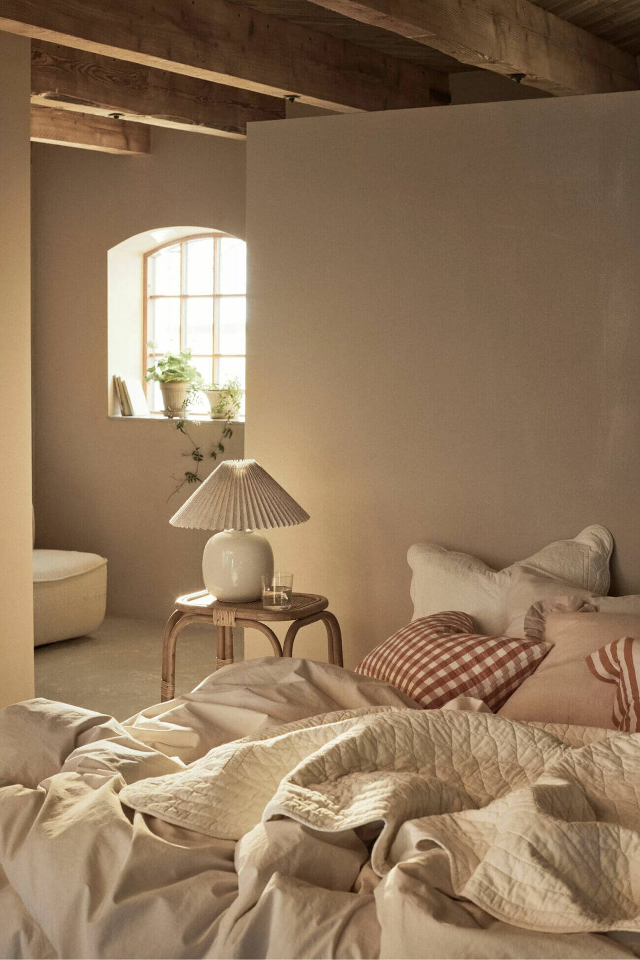 chambre décoration méditerranéenne beige contemporaine