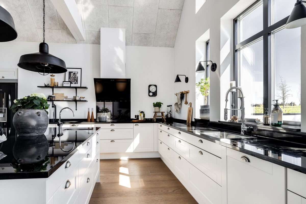 cuisine ouverte avec îlot décoration blanche et noire cuisine ouverte avec îlot décoration blanche et noire
