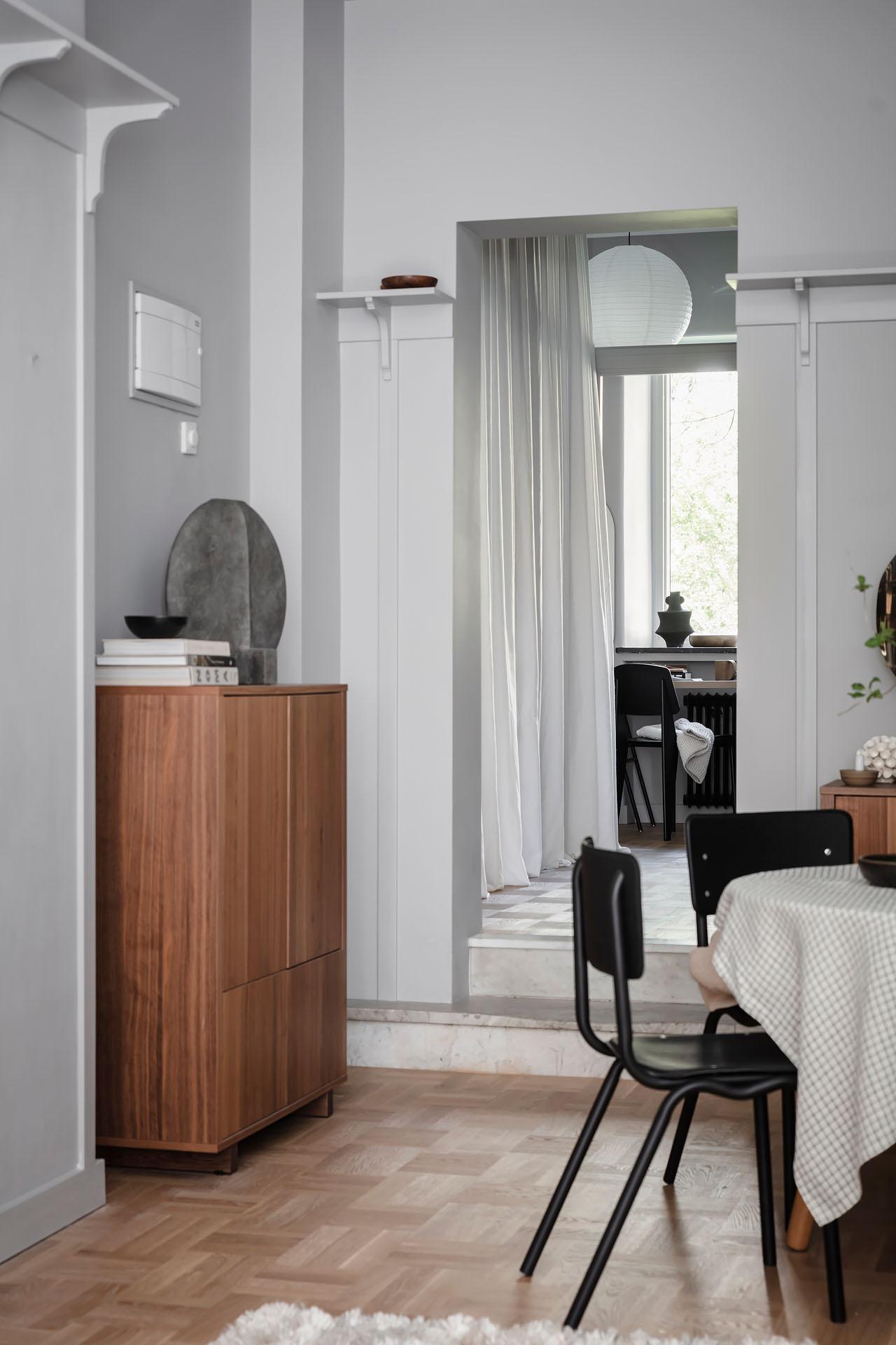 salle à manger mur gris