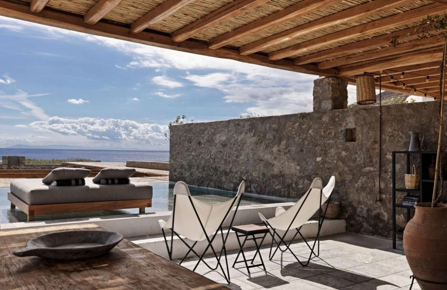 terrasse avec piscine décoration brute et minérale terrasse avec piscine décoration brute et minérale