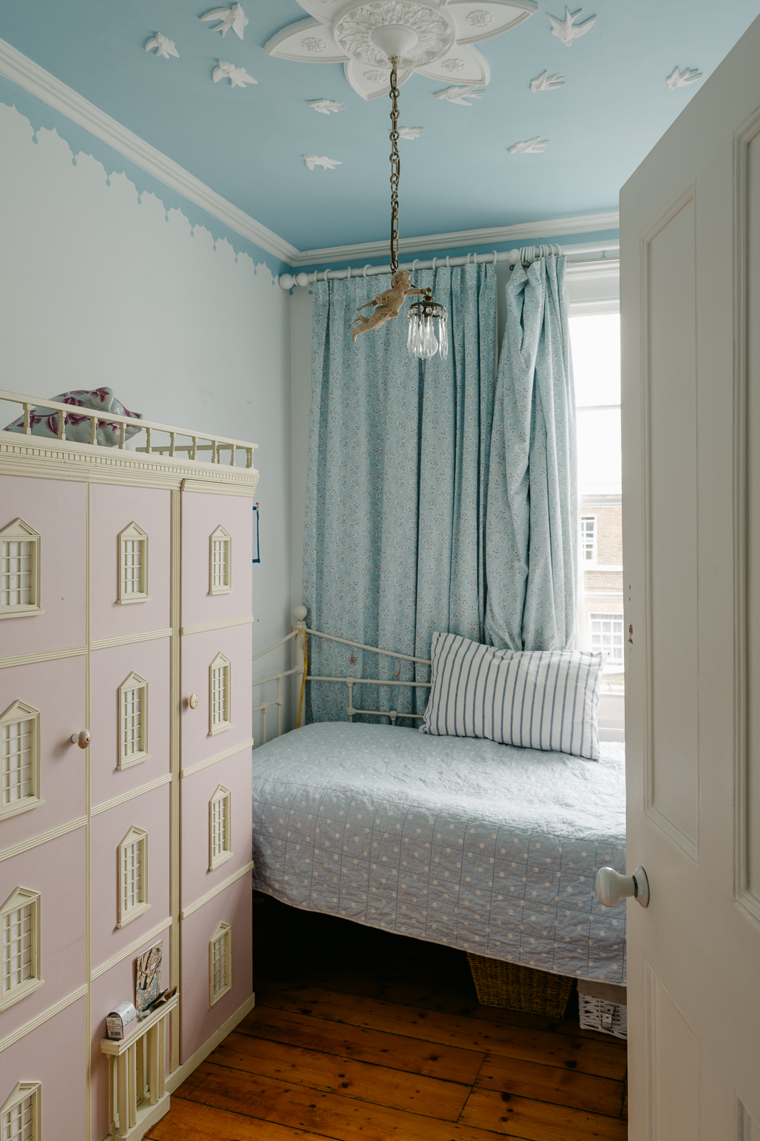 chambre enfant plafond peint avec oiseaux chambre enfant plafond peint avec oiseaux