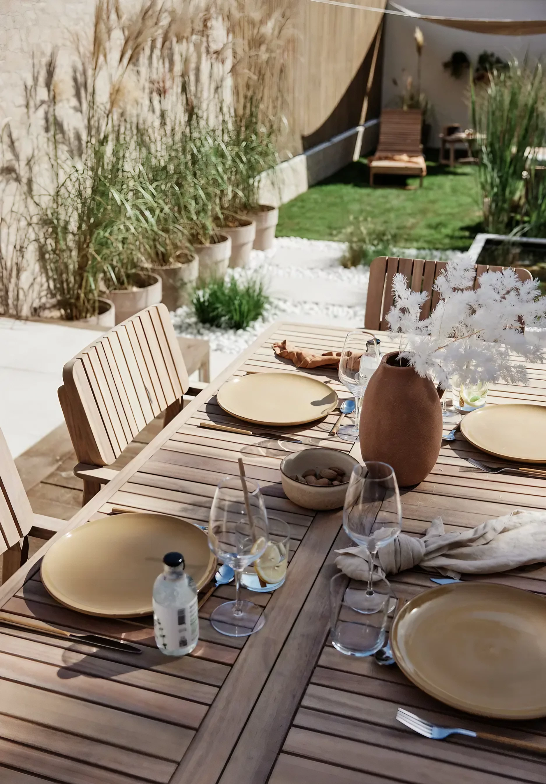 table en bois extérieure table en bois extérieure