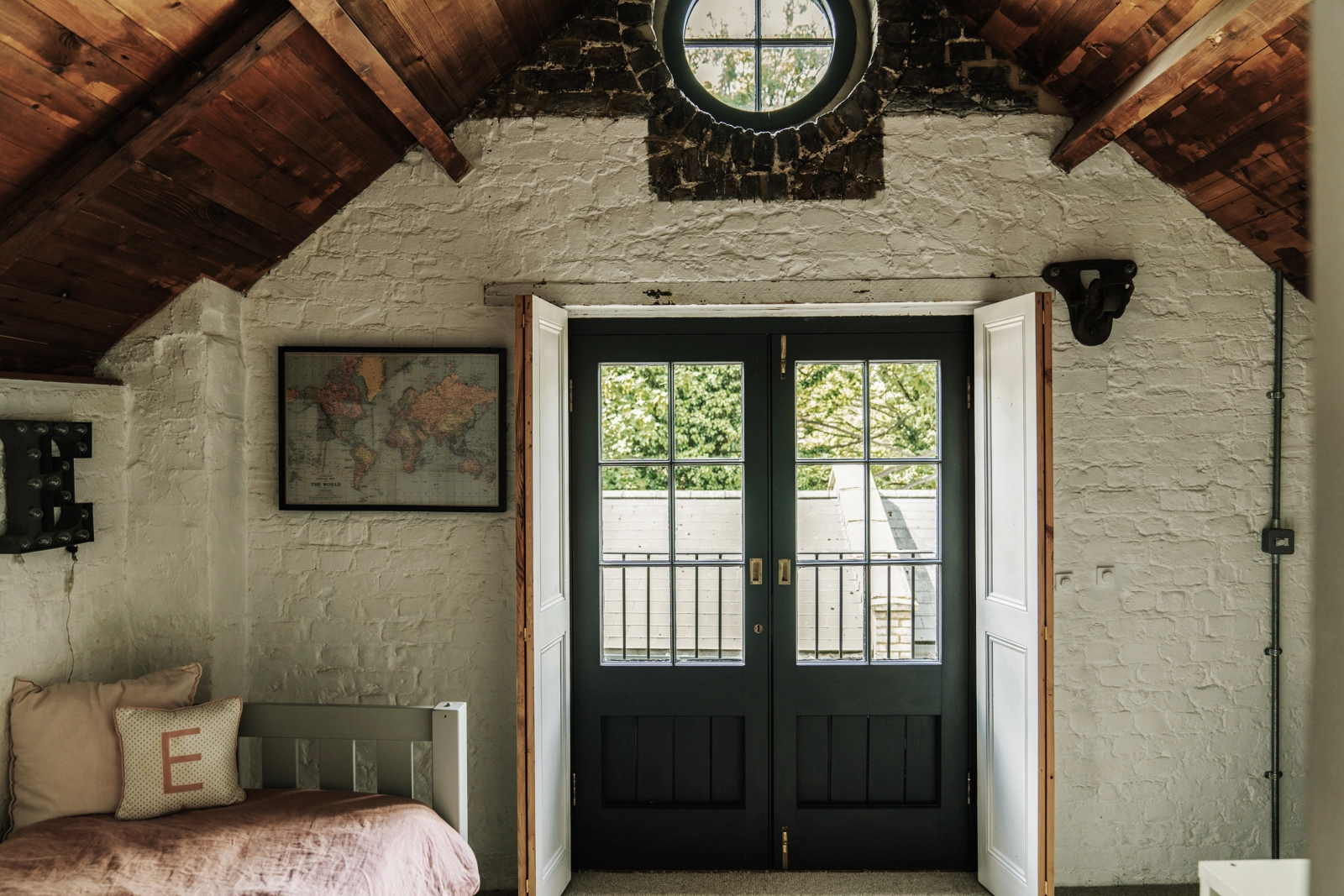 chambre avec oeil de boeuf maison loft