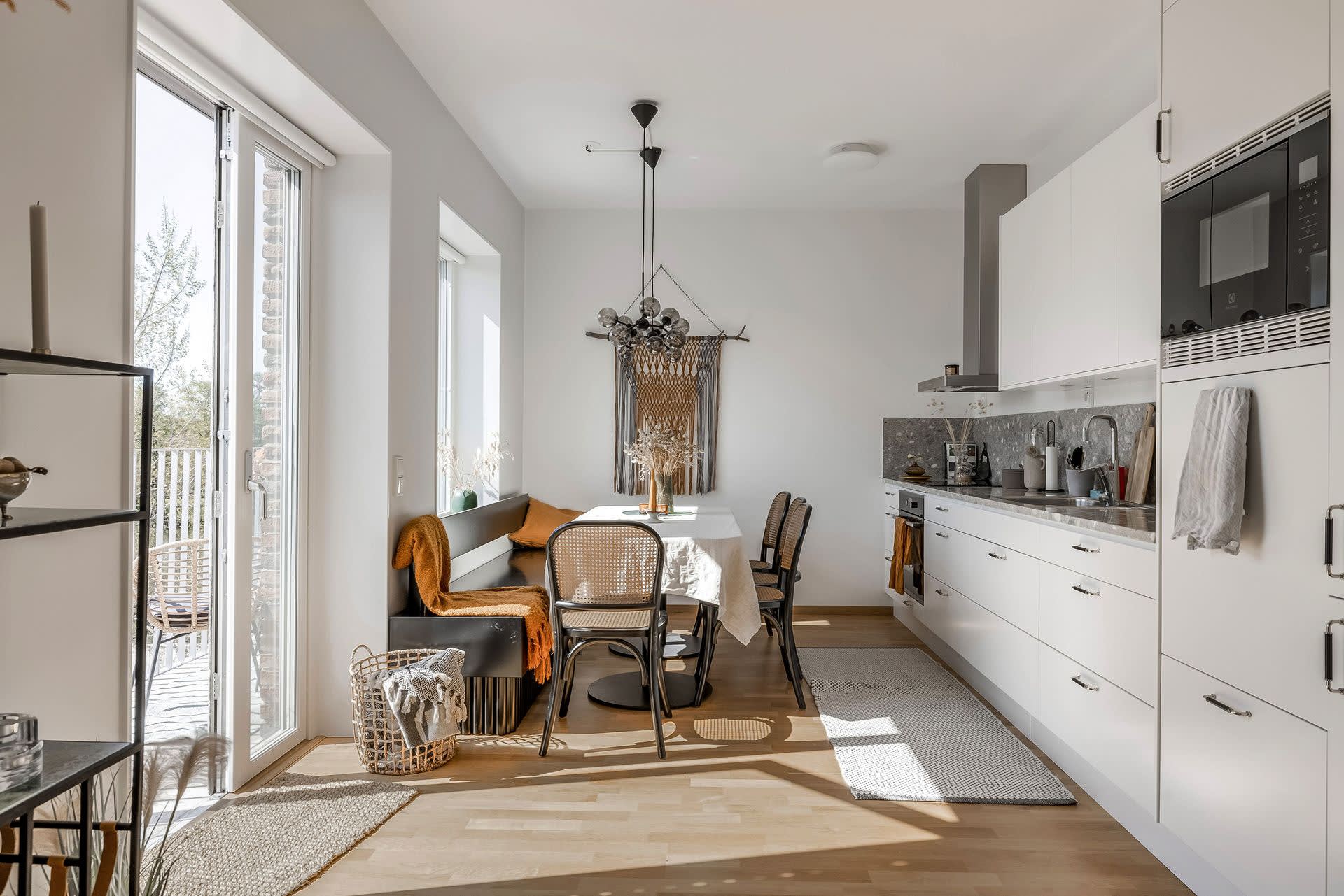 cuisine blanche design avec espace repas cuisine blanche design avec espace repas
