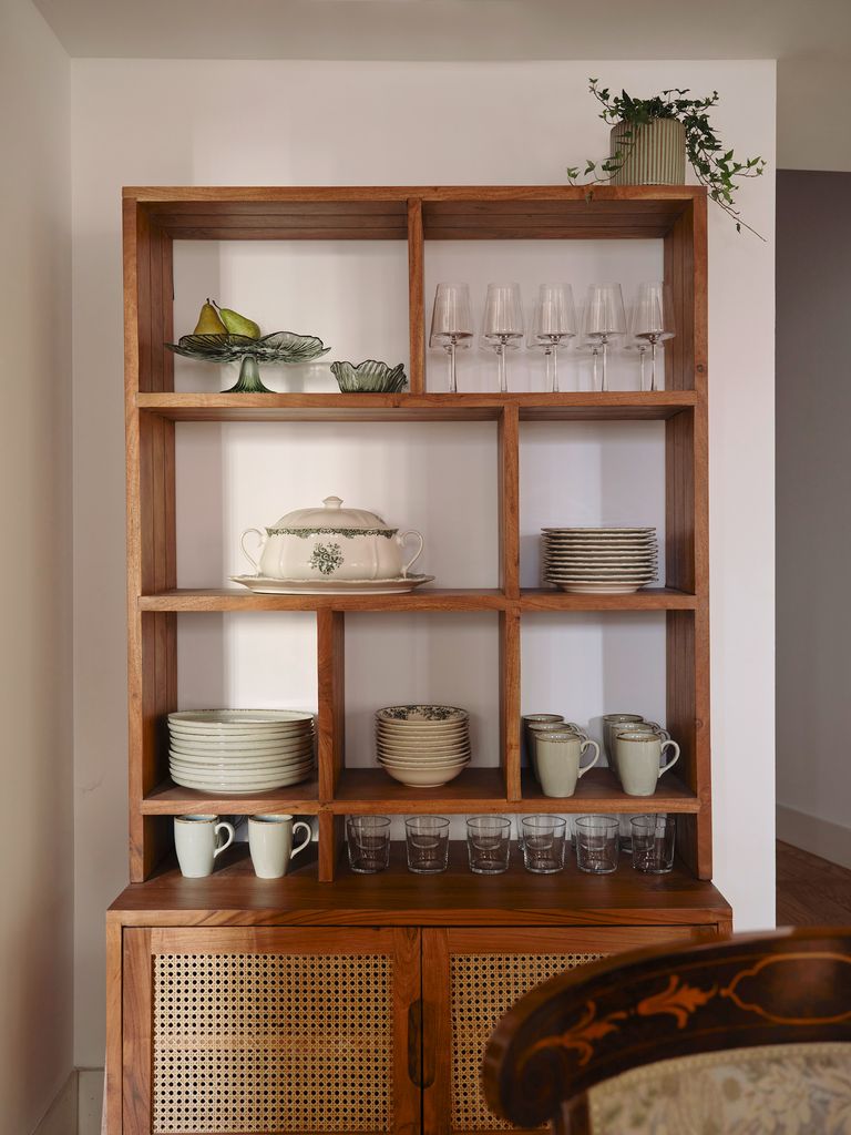 meuble étagère ouverte avec vaisselle meuble étagère ouverte avec vaisselle