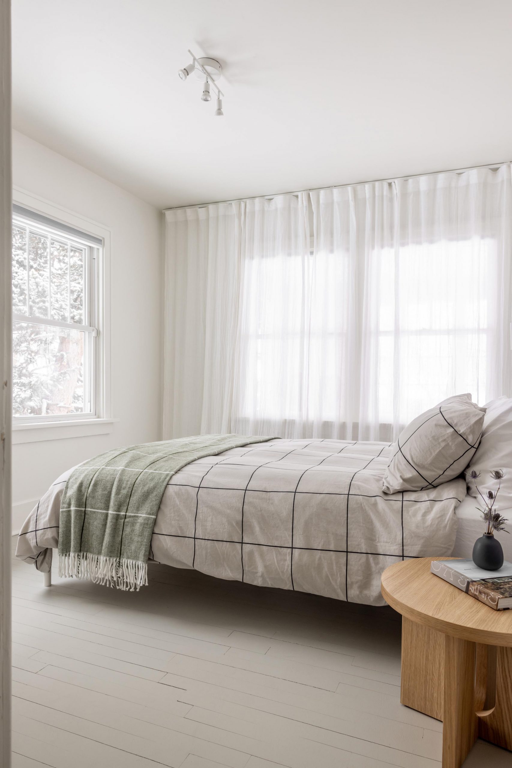 chambre avec voilages décoration blanche