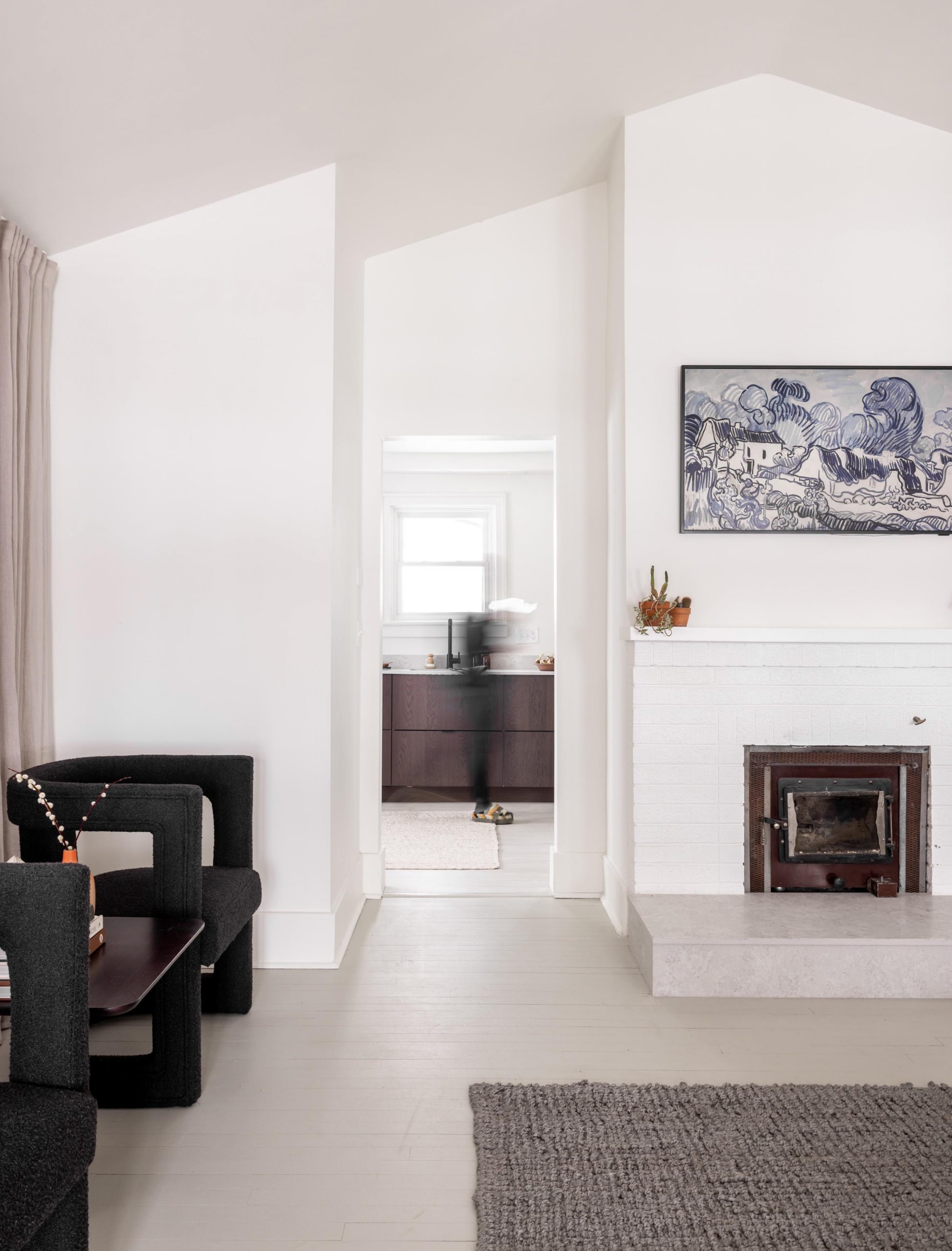 salon avec cheminée décoration blanche