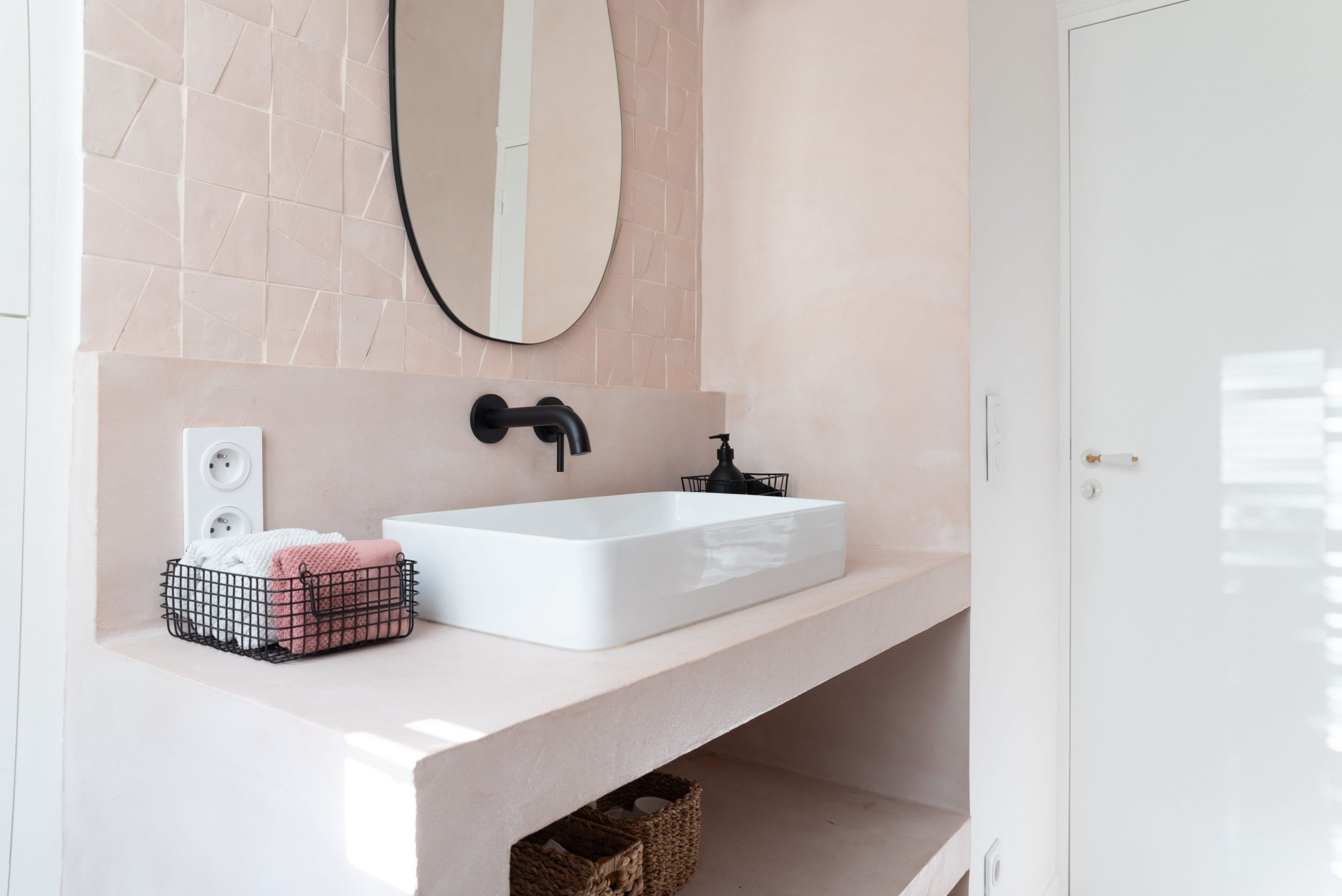 salle de bain zelliges roses décoration contemporaine salle de bain zelliges roses décoration contemporaine