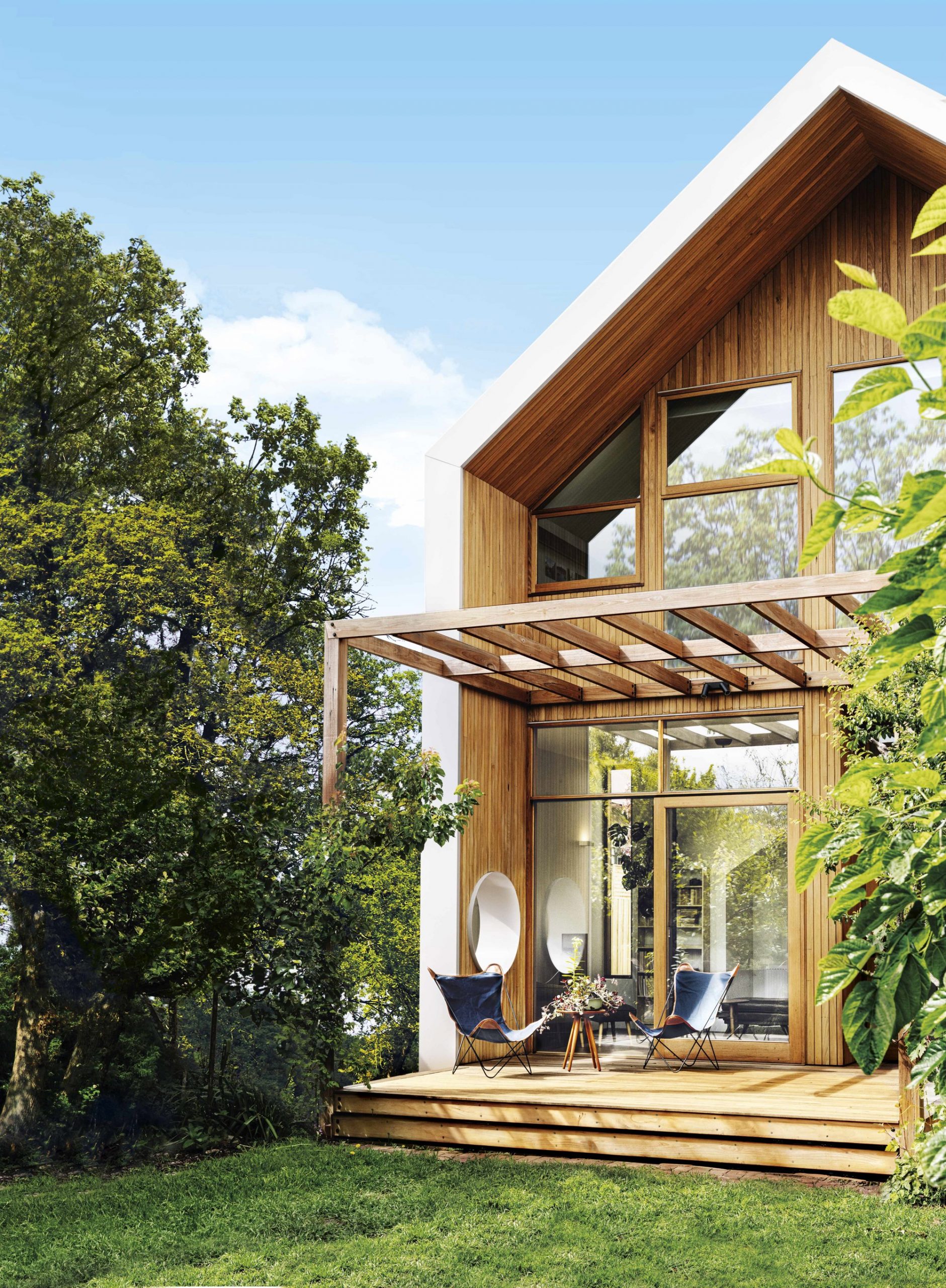 maison en bois contemporaine avec pergola