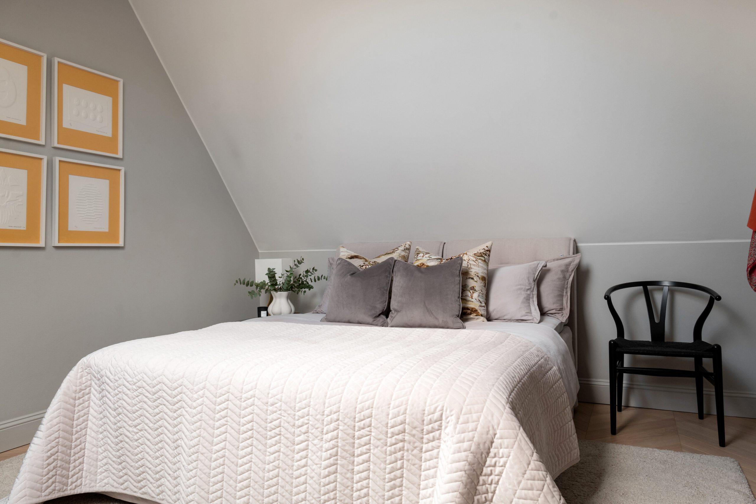 chambre mur gris décoration design