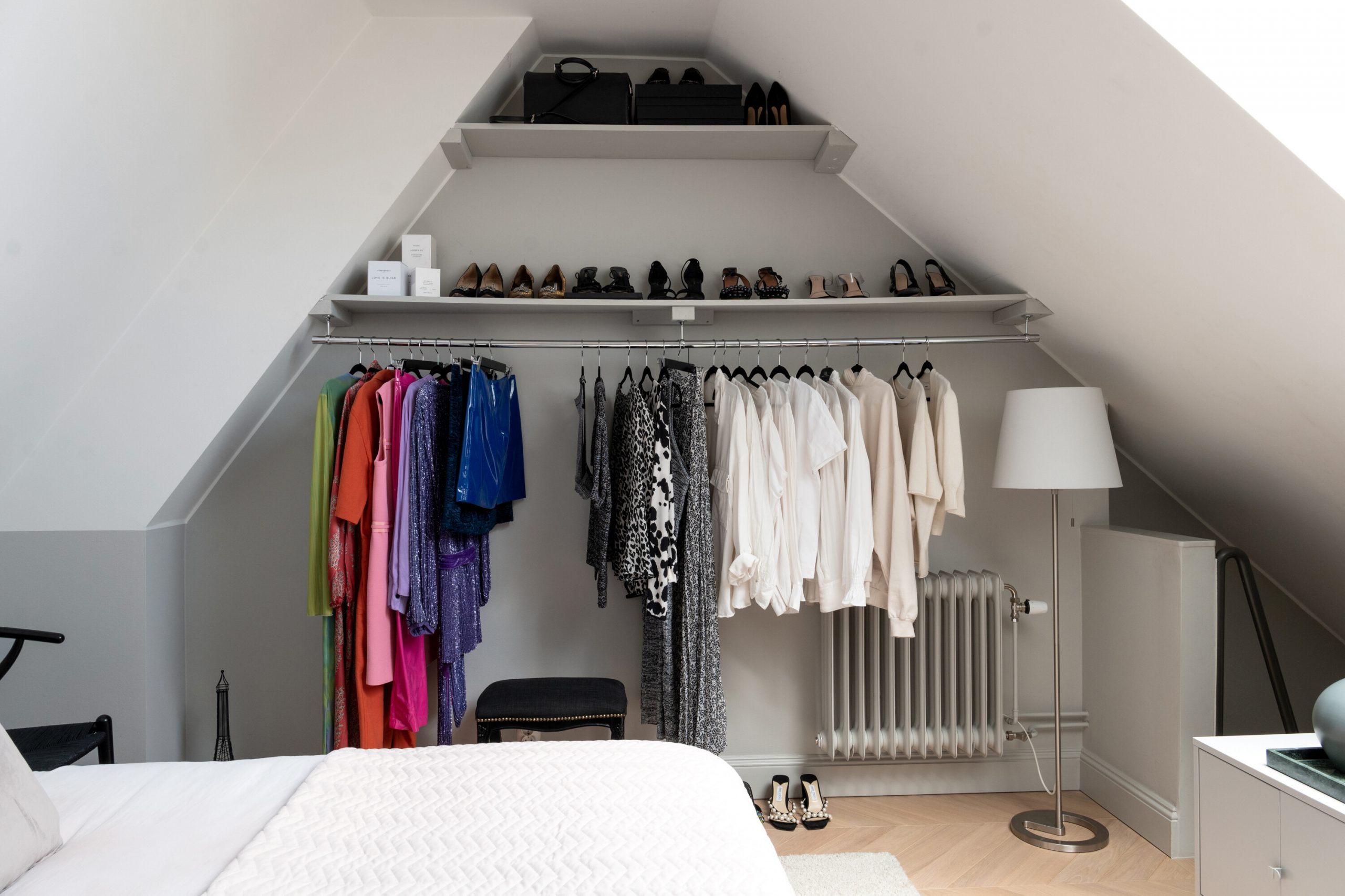 dressing ouvert dans chambre