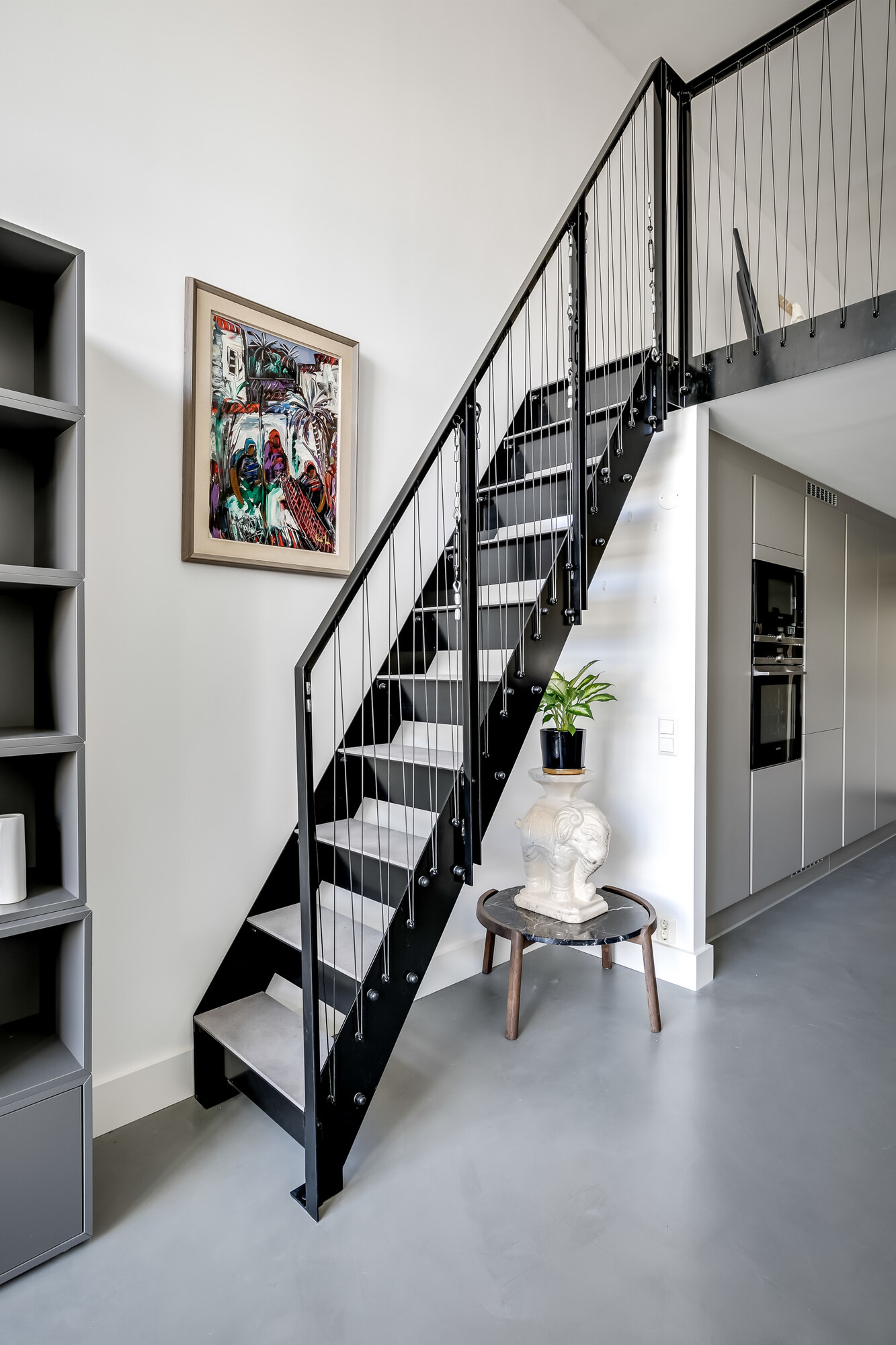 mezzanine avec escalier métal