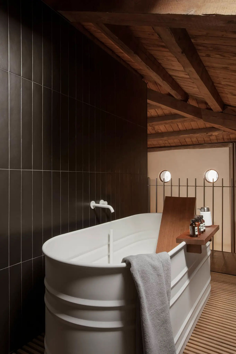 salle de bain décoration design avec poutres salle de bain décoration design avec poutres