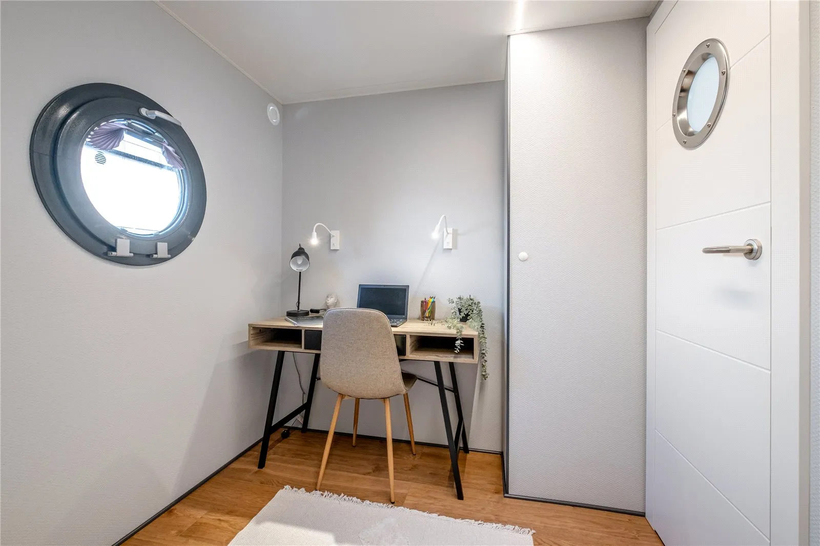 espace bureau avec hublot bateau espace bureau avec hublot bateau