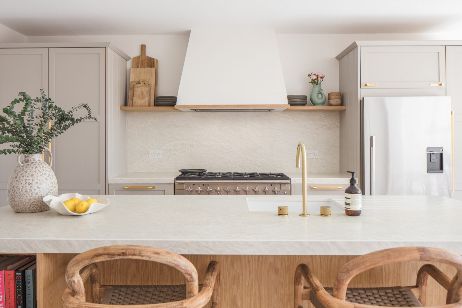 cuisine shaker avec îlot bois cuisine shaker avec îlot bois