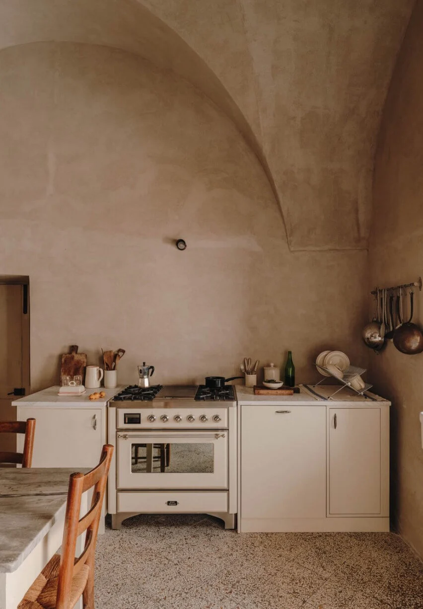 cuisine murs enduits décoration rustique chic méditerranéenne