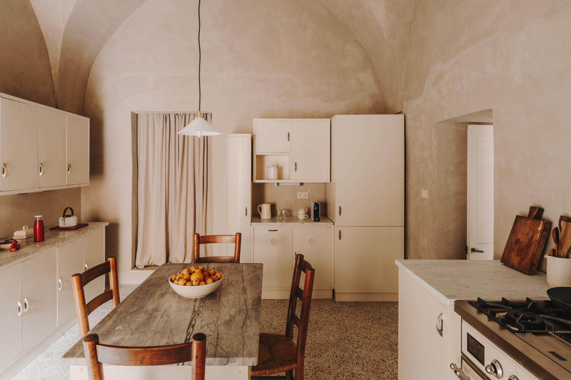 cuisine murs enduits décoration rustique chic méditerranéenne