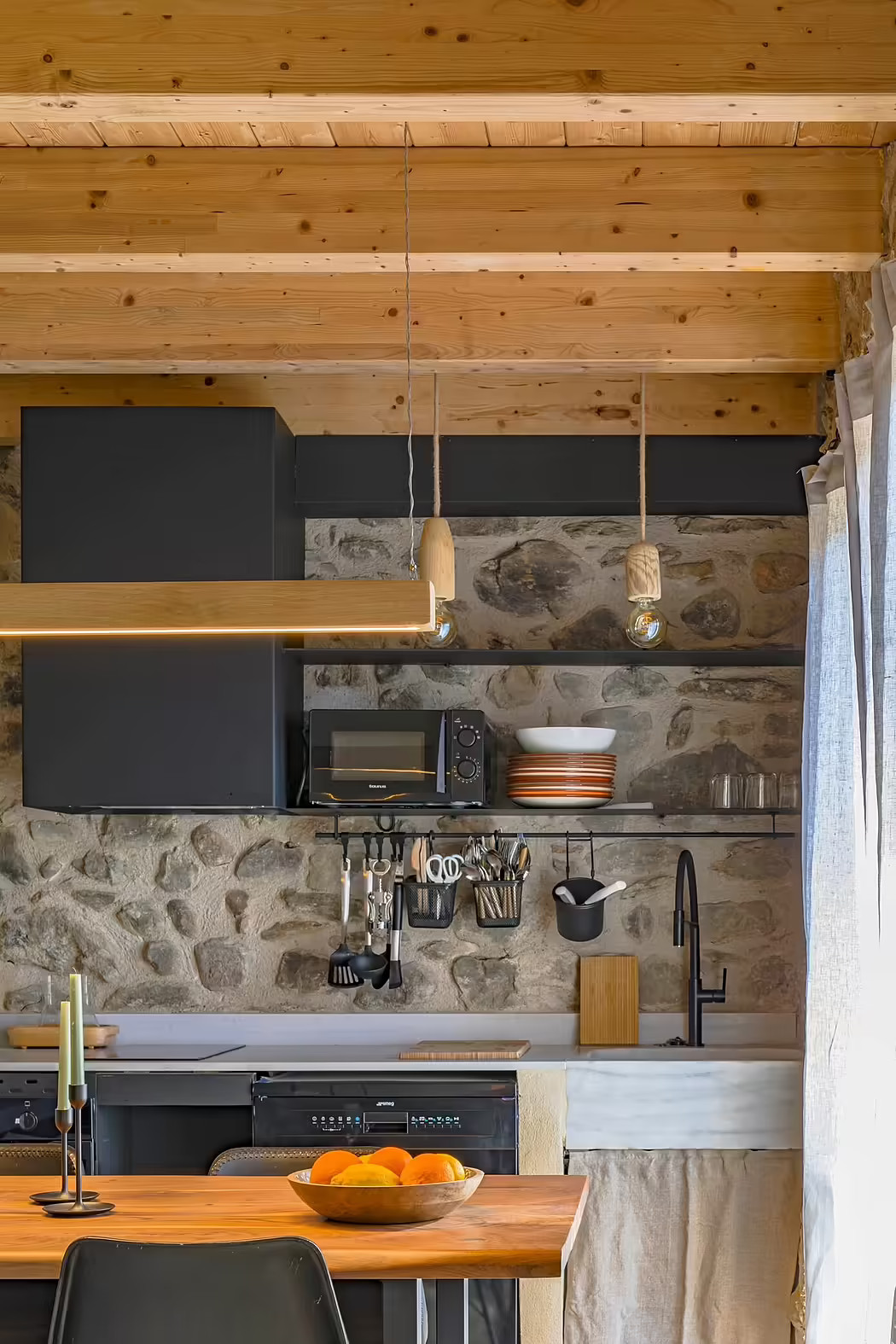 cuisine maison en pierres rénovée et agrandie cuisine maison en pierres rénovée et agrandie