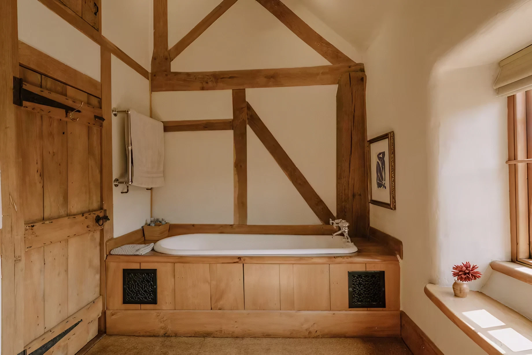 salle de bain avec poutres maison de campagne